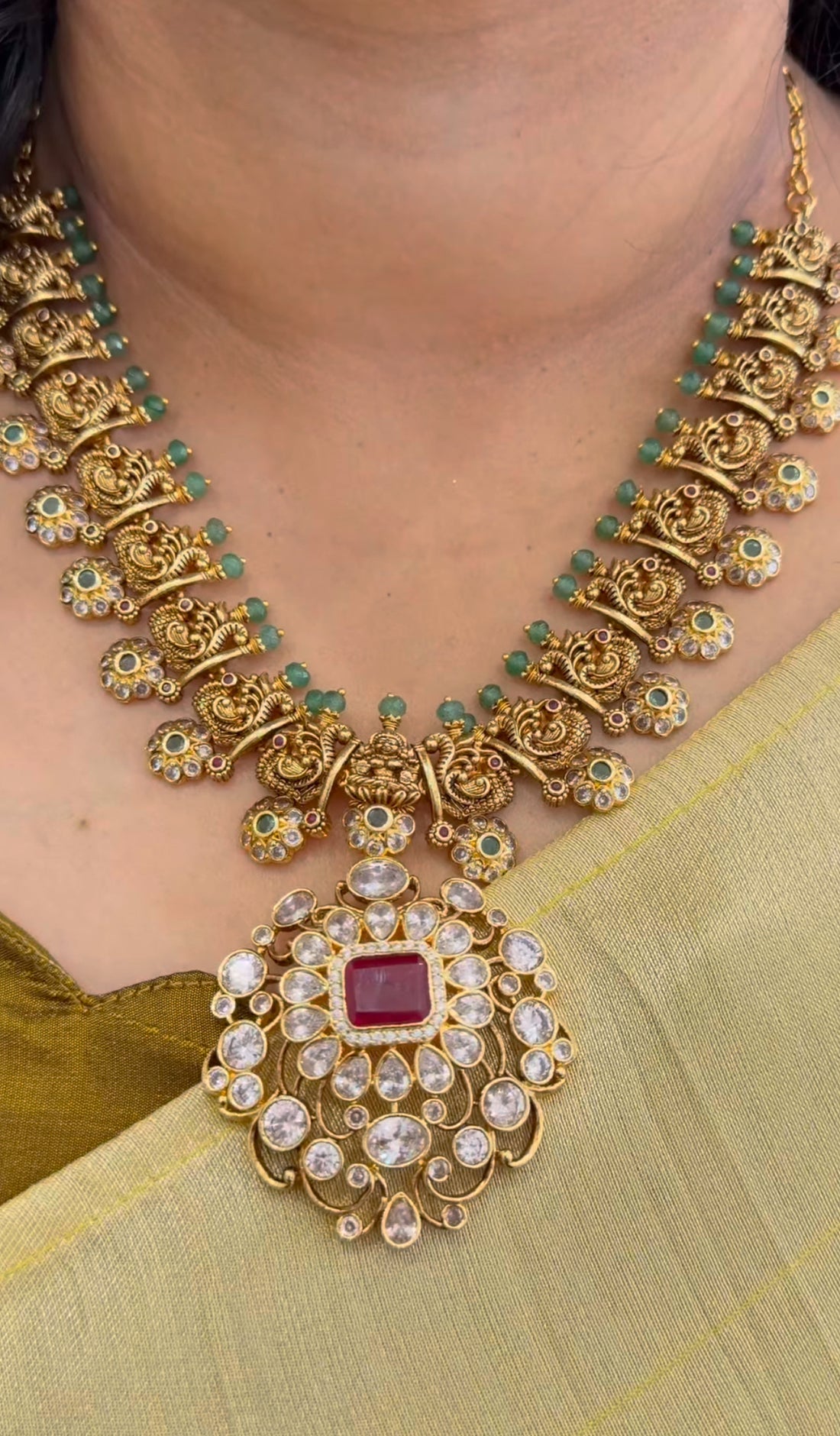 Beautiful unique pattern necklace
