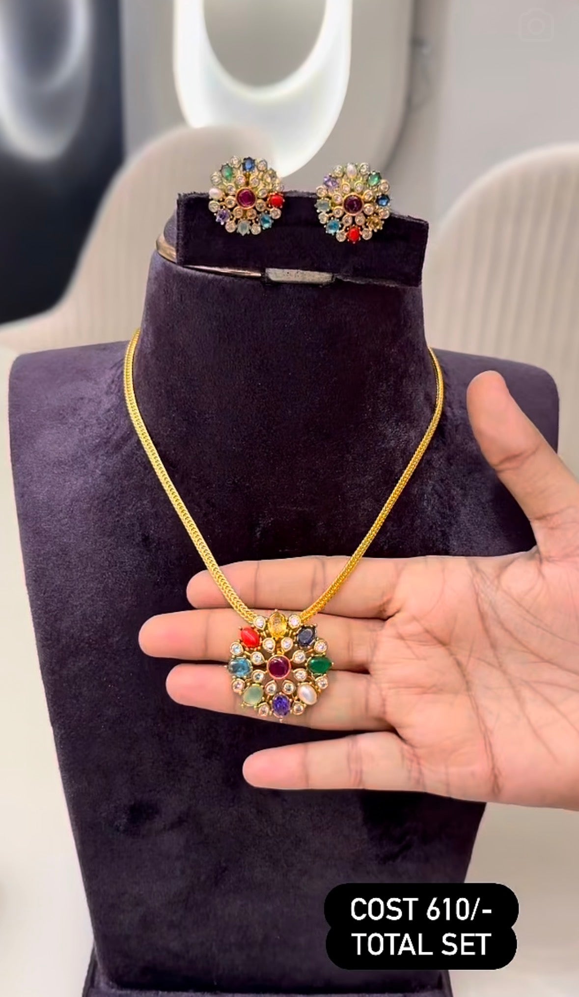 Beautiful navarathana nannpatti necklace