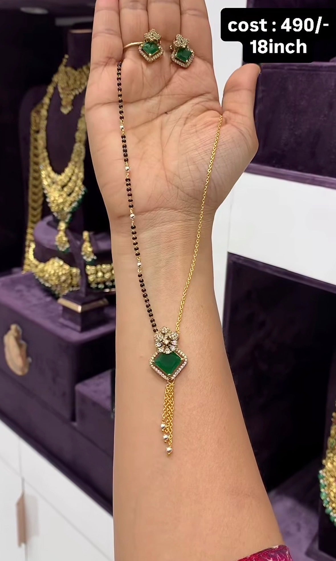 Beautiful pendent with stylish Blackbeads chain