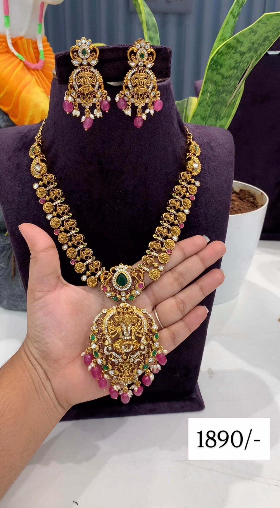 Beautiful nakshi necklace