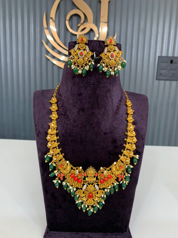 Traditional coaral stone necklace