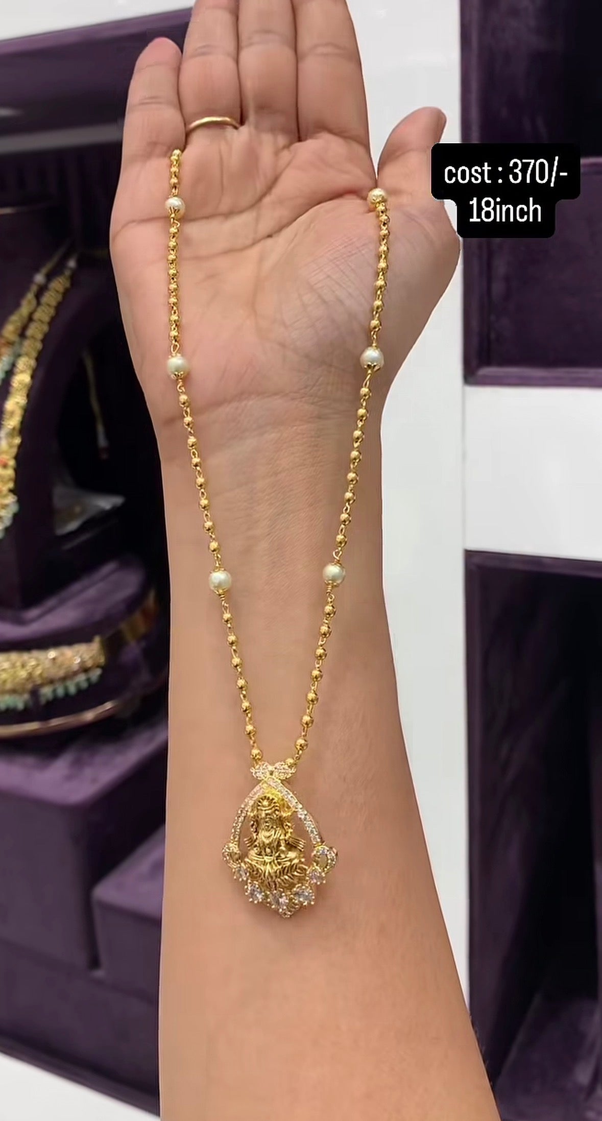 Beautiful customised chain with beautiful pendant