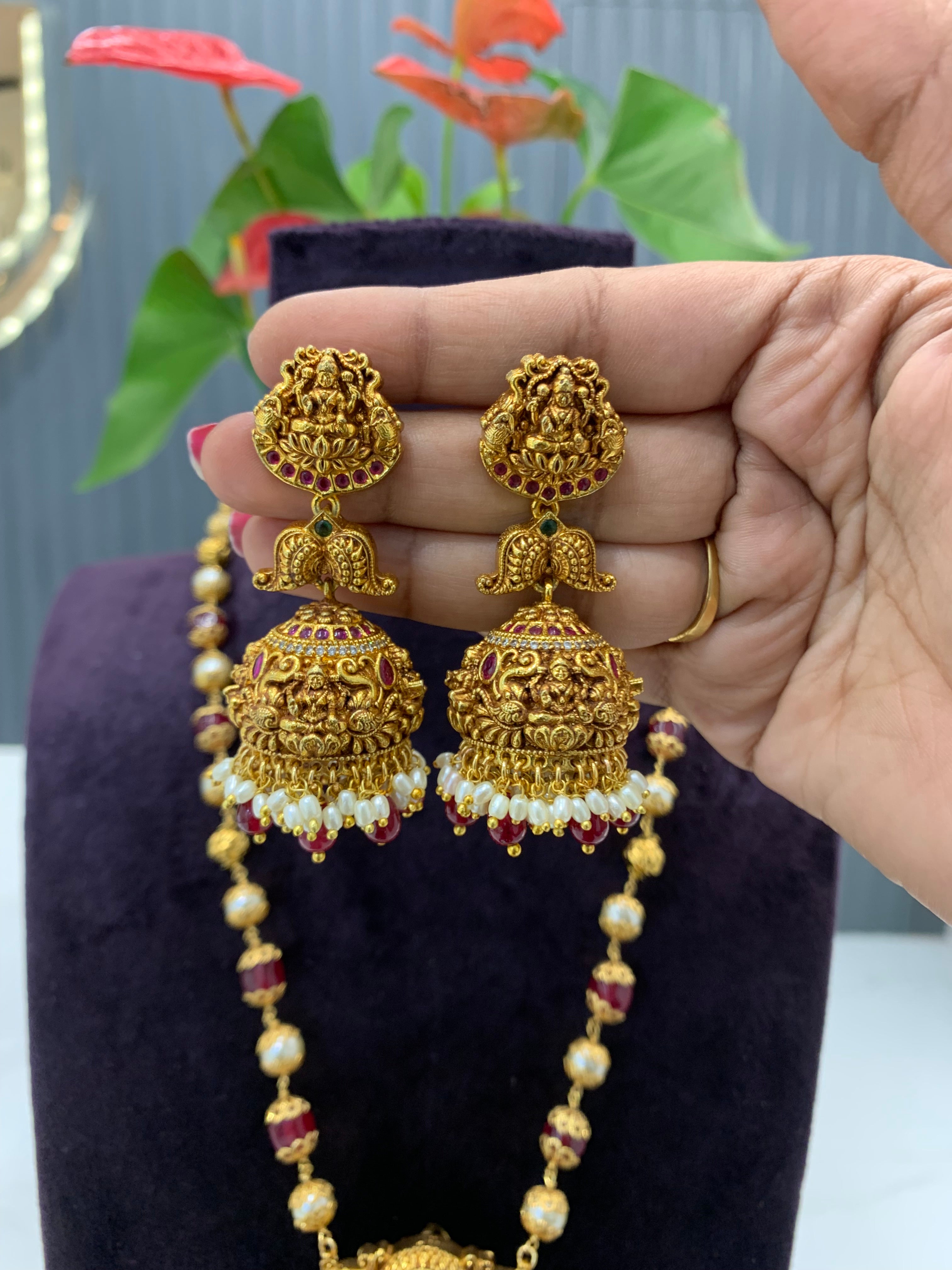 Beautiful 3D Locket set with Hand Made Beads Chain