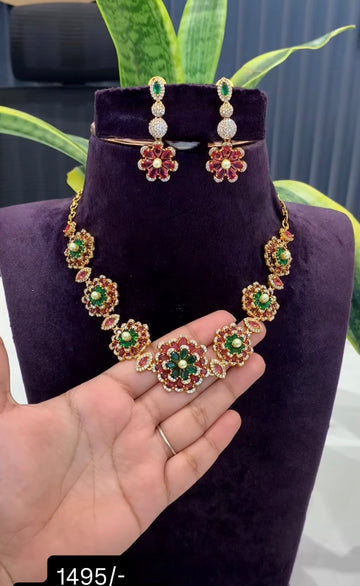 Beautiful party wear necklace