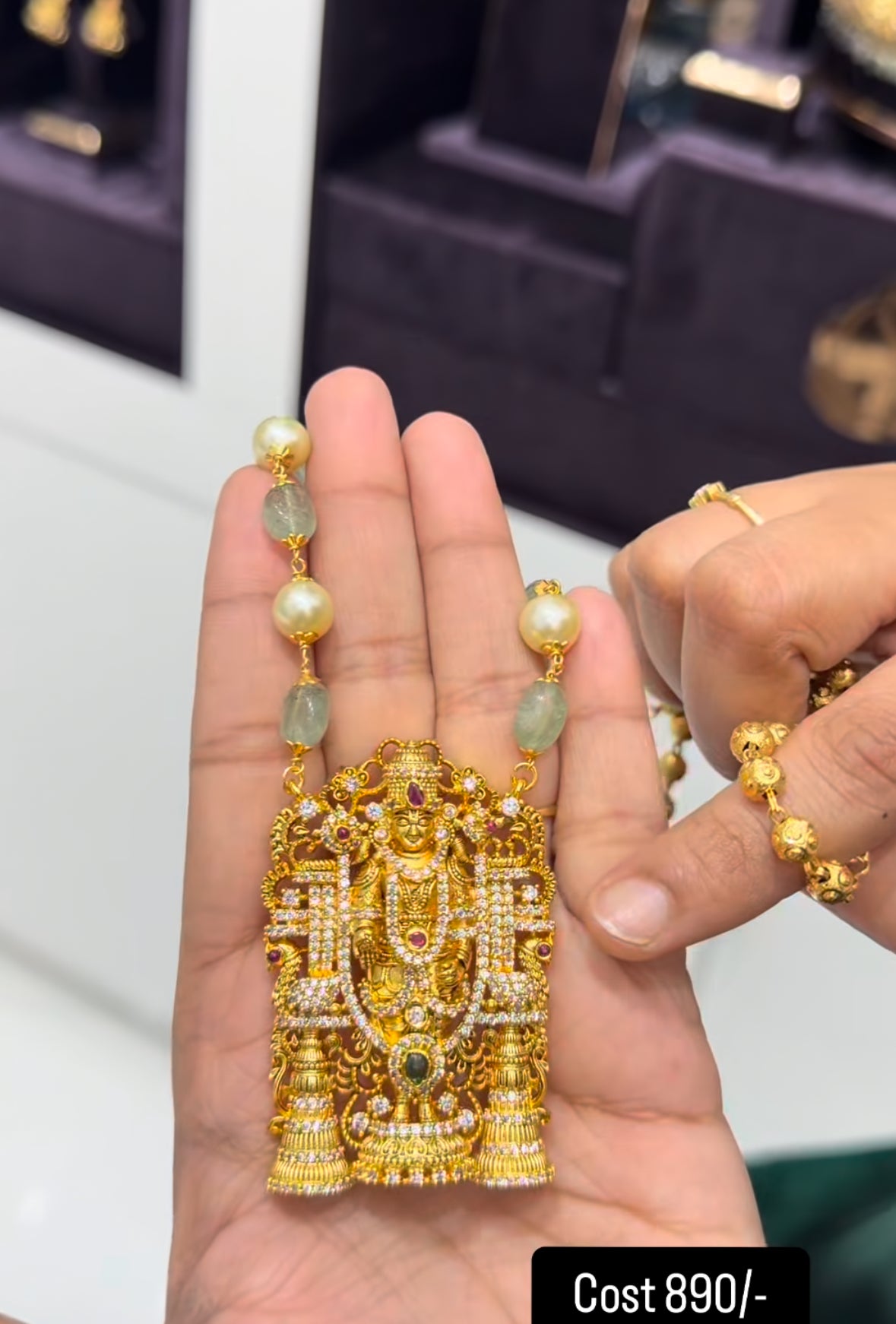 Beautiful balaji pendant with customised chain