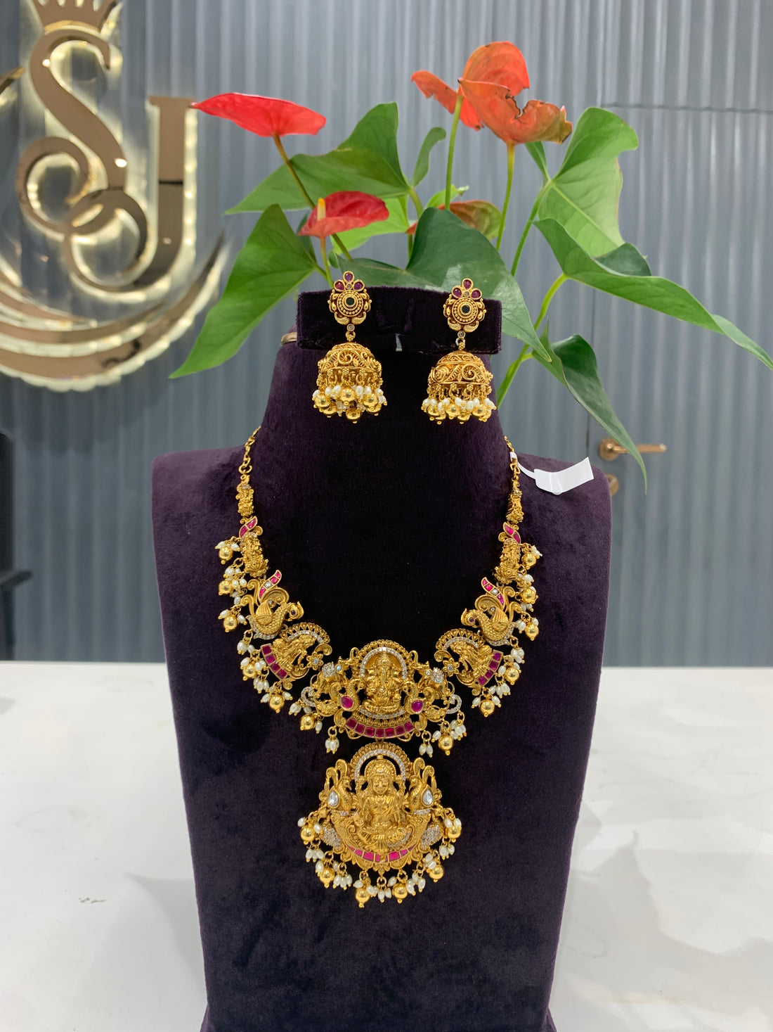 Beautiful jadav mini haram