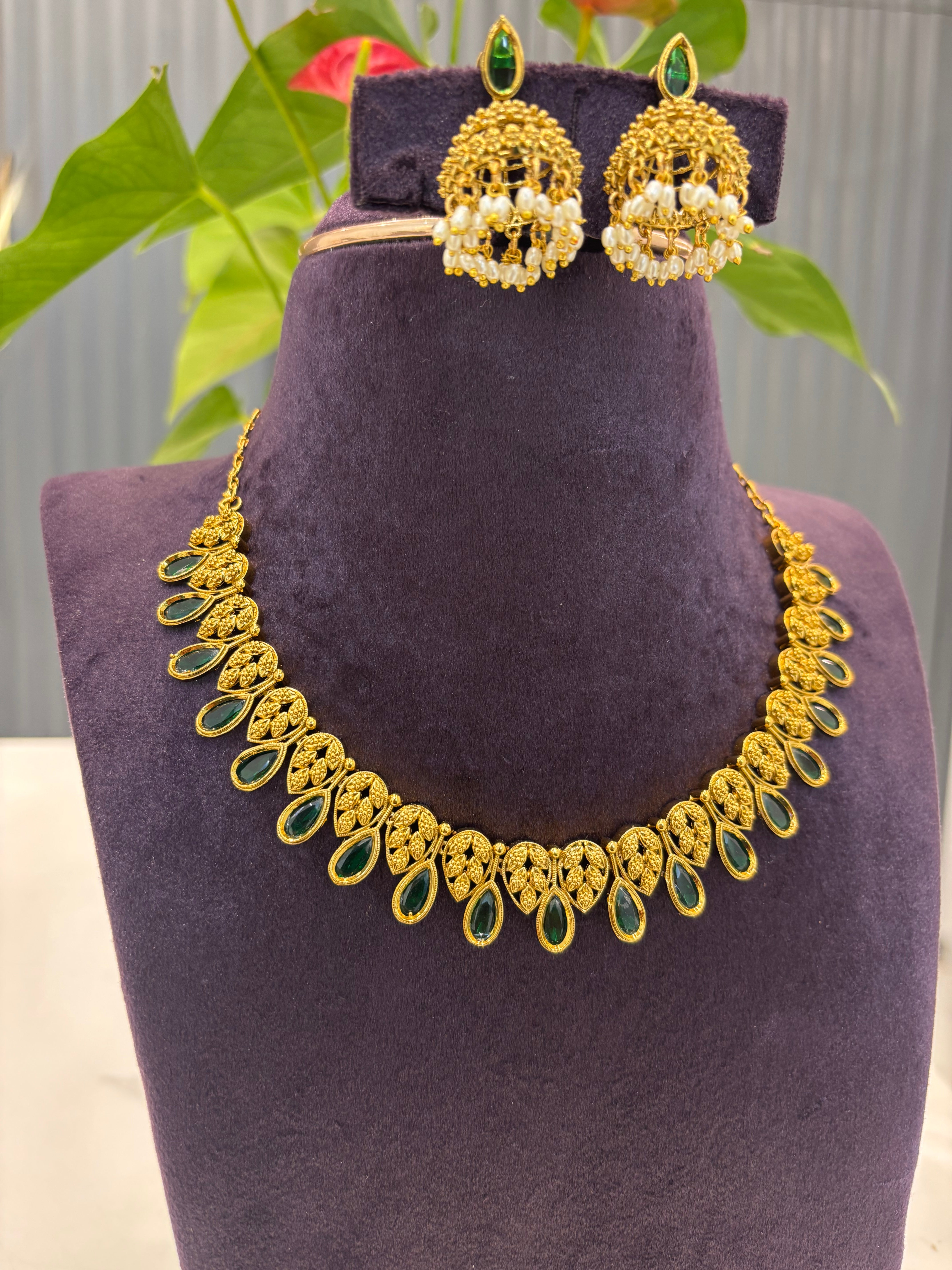Beautiful Nakshi green stone necklace