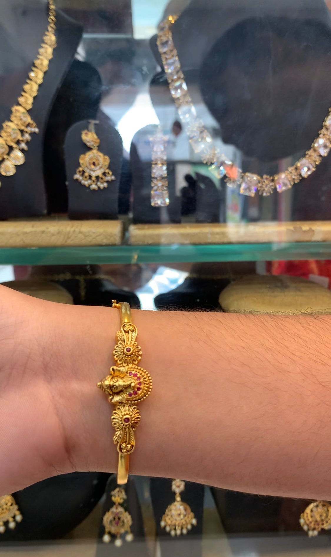 Beautiful ganesh bracelet openable