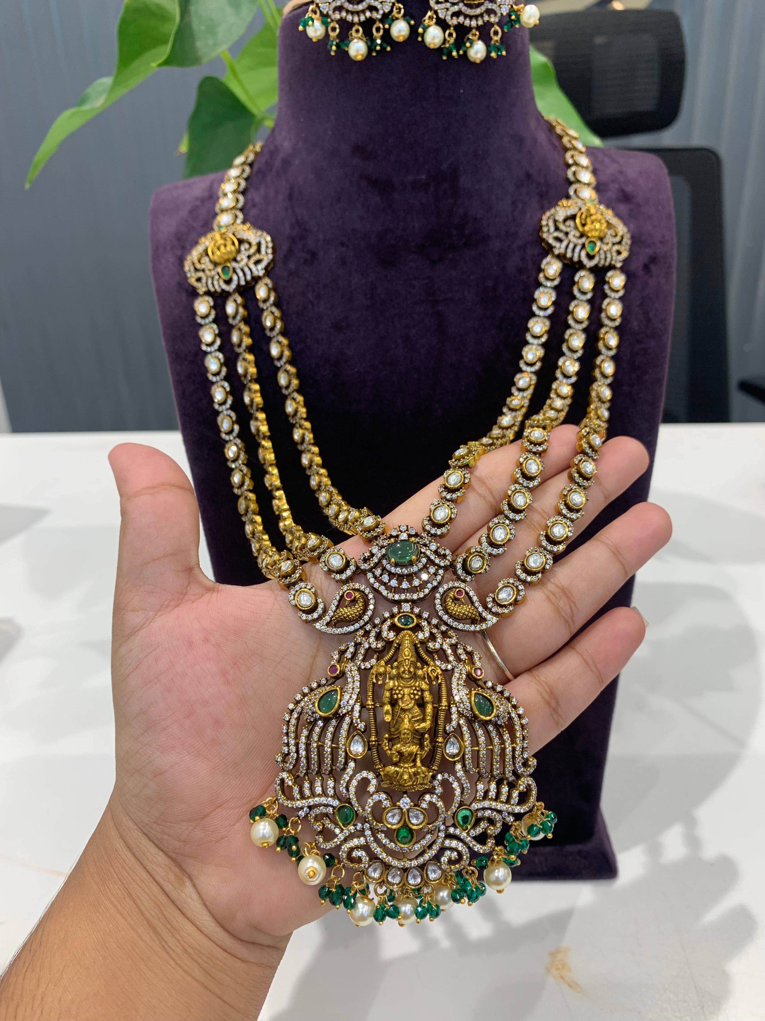 Beautiful traditional customised long haram mehandhi polish