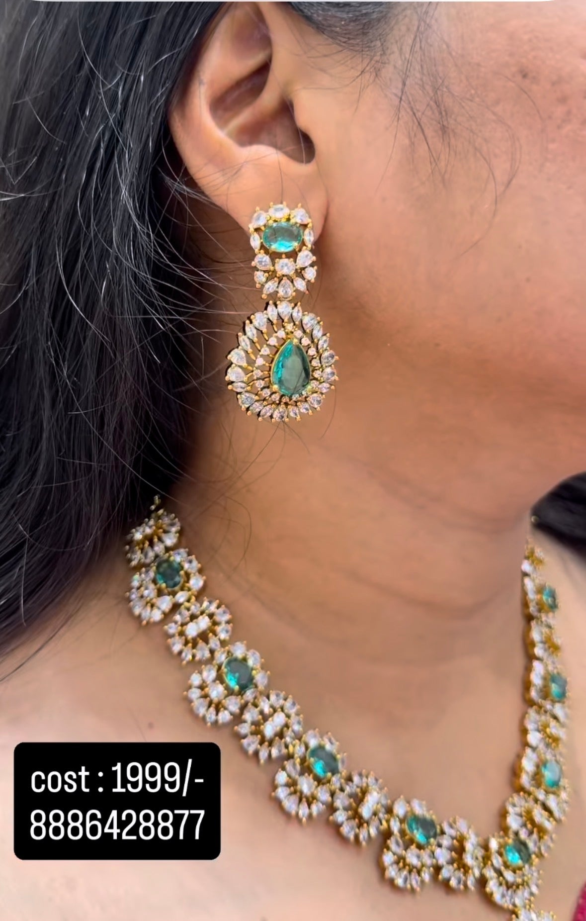Beautiful party wear necklace