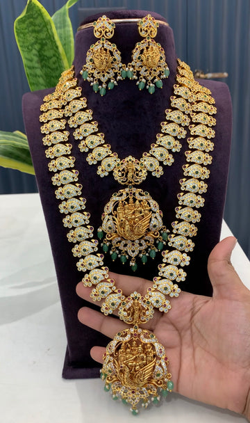 Beautiful combo for bridals with one set of earrings