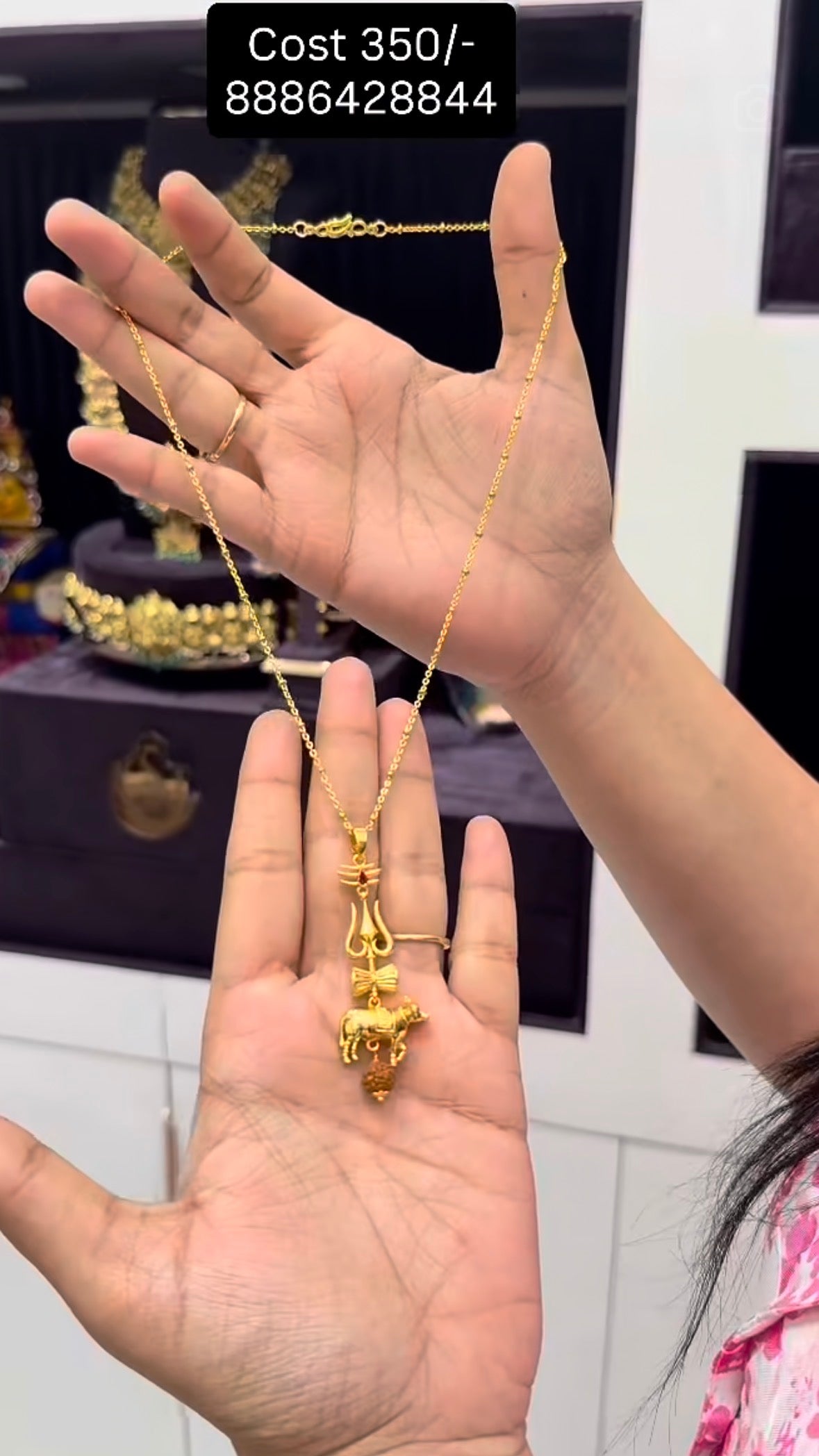 Beautiful customised traditional locket with 18inchs gold replica chain