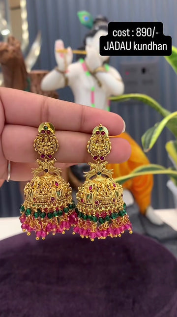 Beautiful customised jadav jumkies