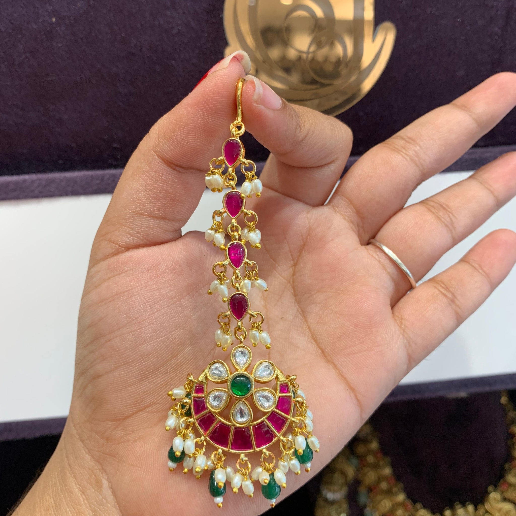 Beautiful tikka with premium jadav stone