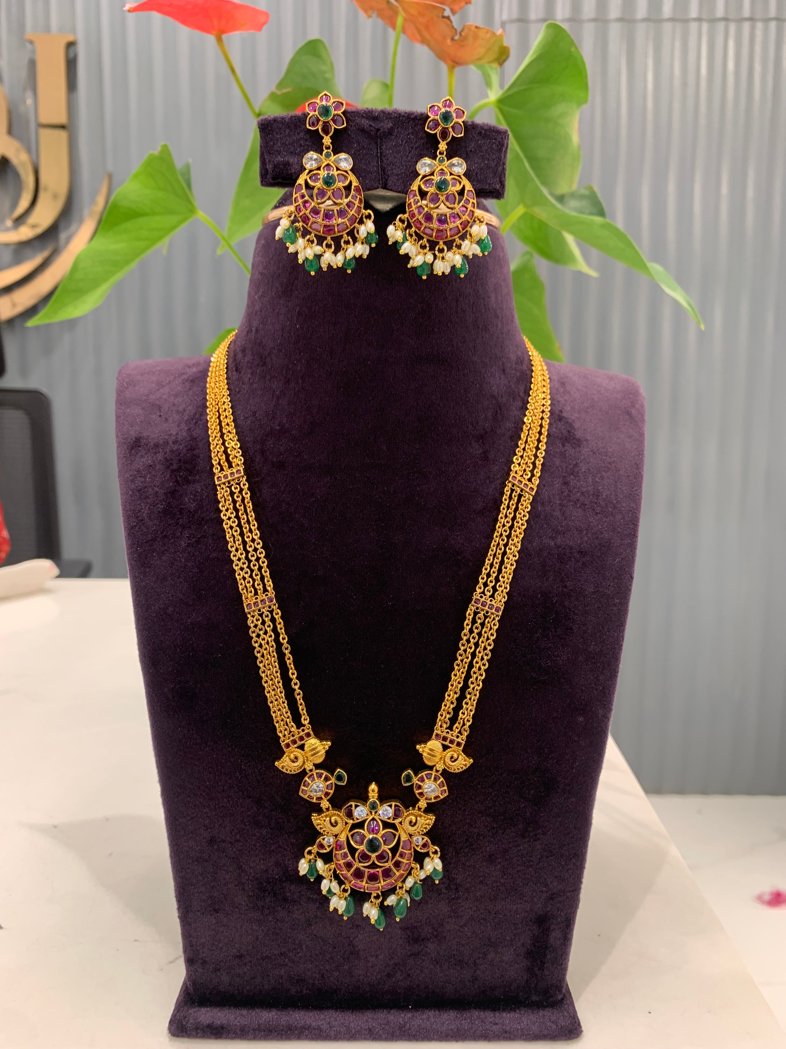 Beautiful Pota Stone Pendent set with Chandraharam