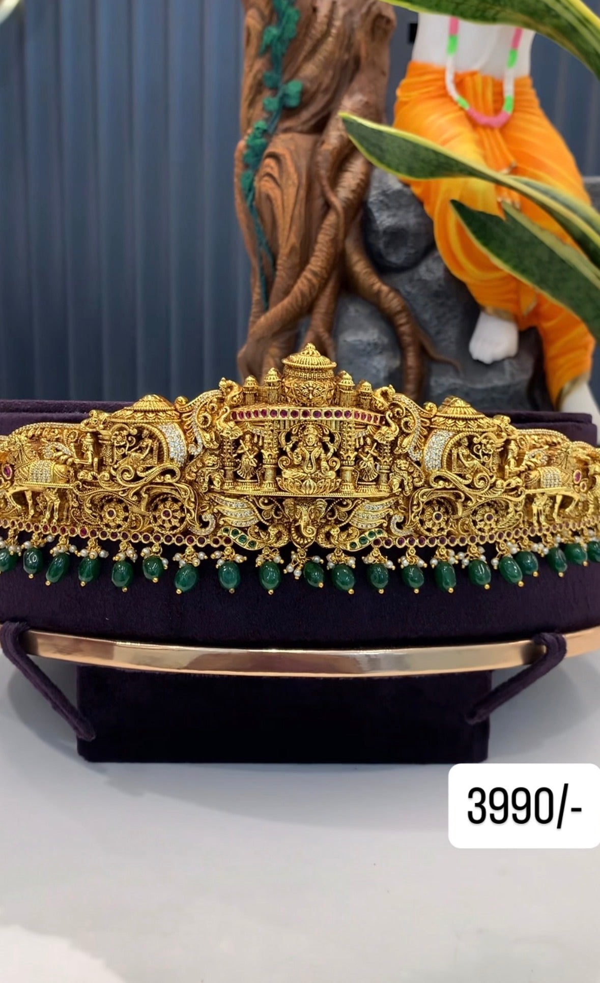 Beautiful traditional vaddanam