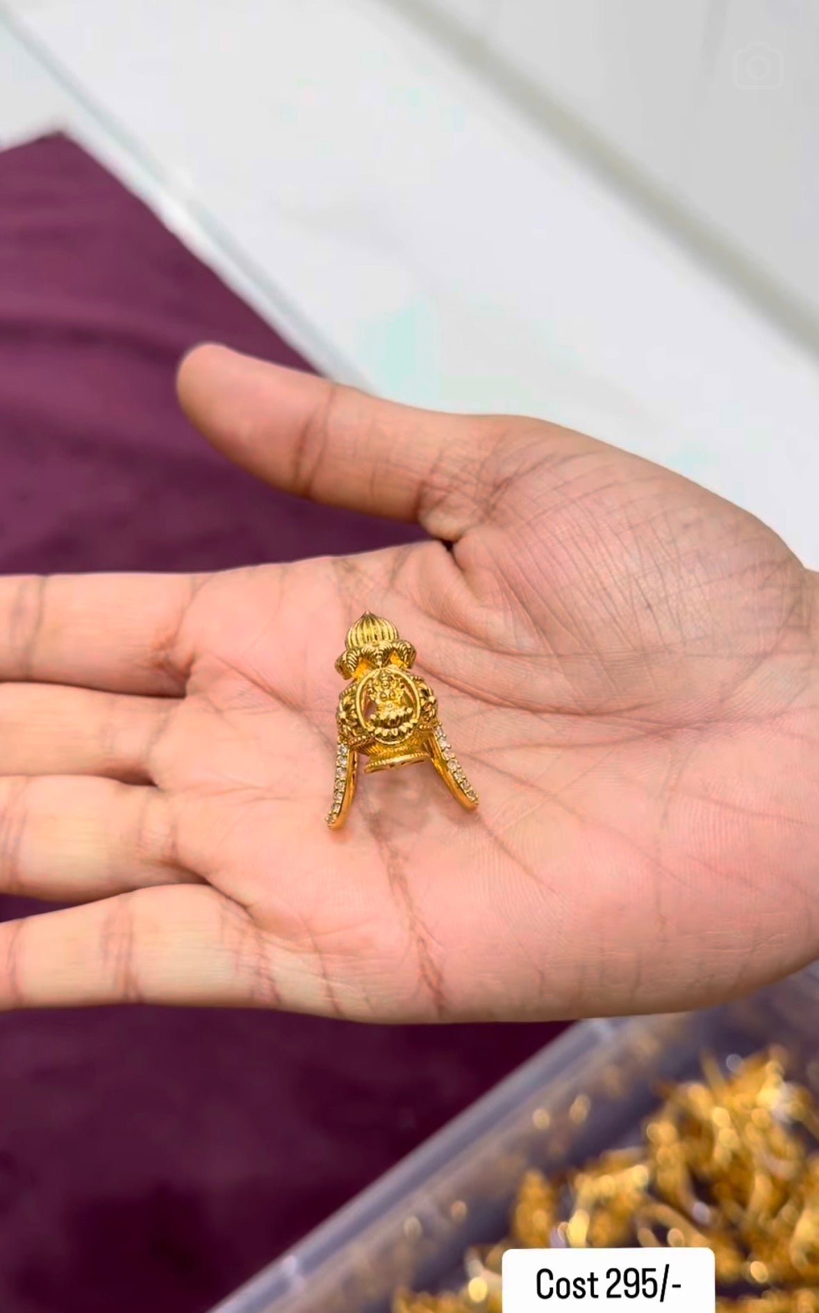 Beautiful adjustable vanki hand ring
