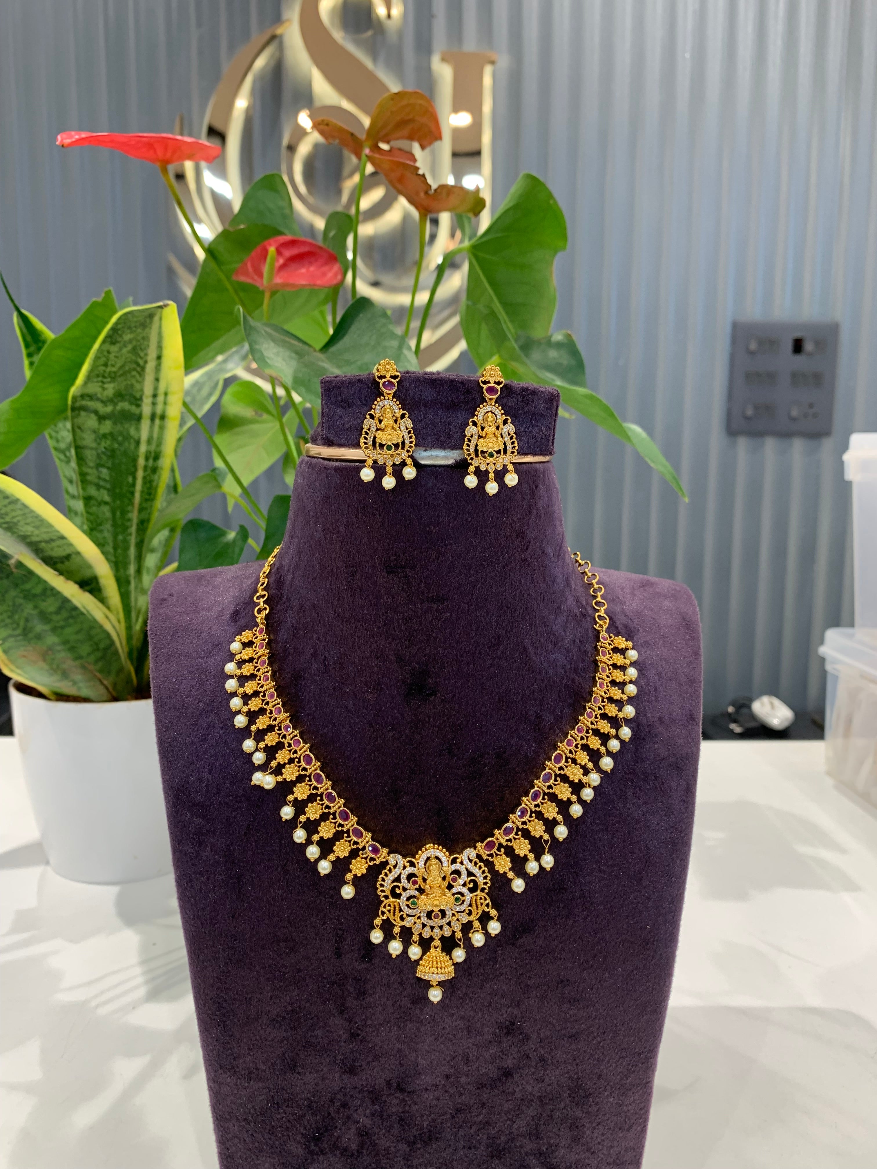 Beautiful simple necklace