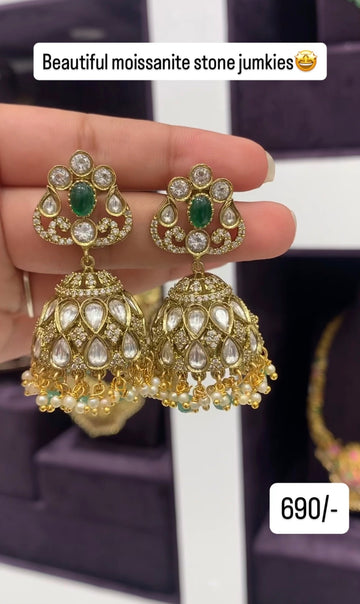 Beautiful moissanite jumkies