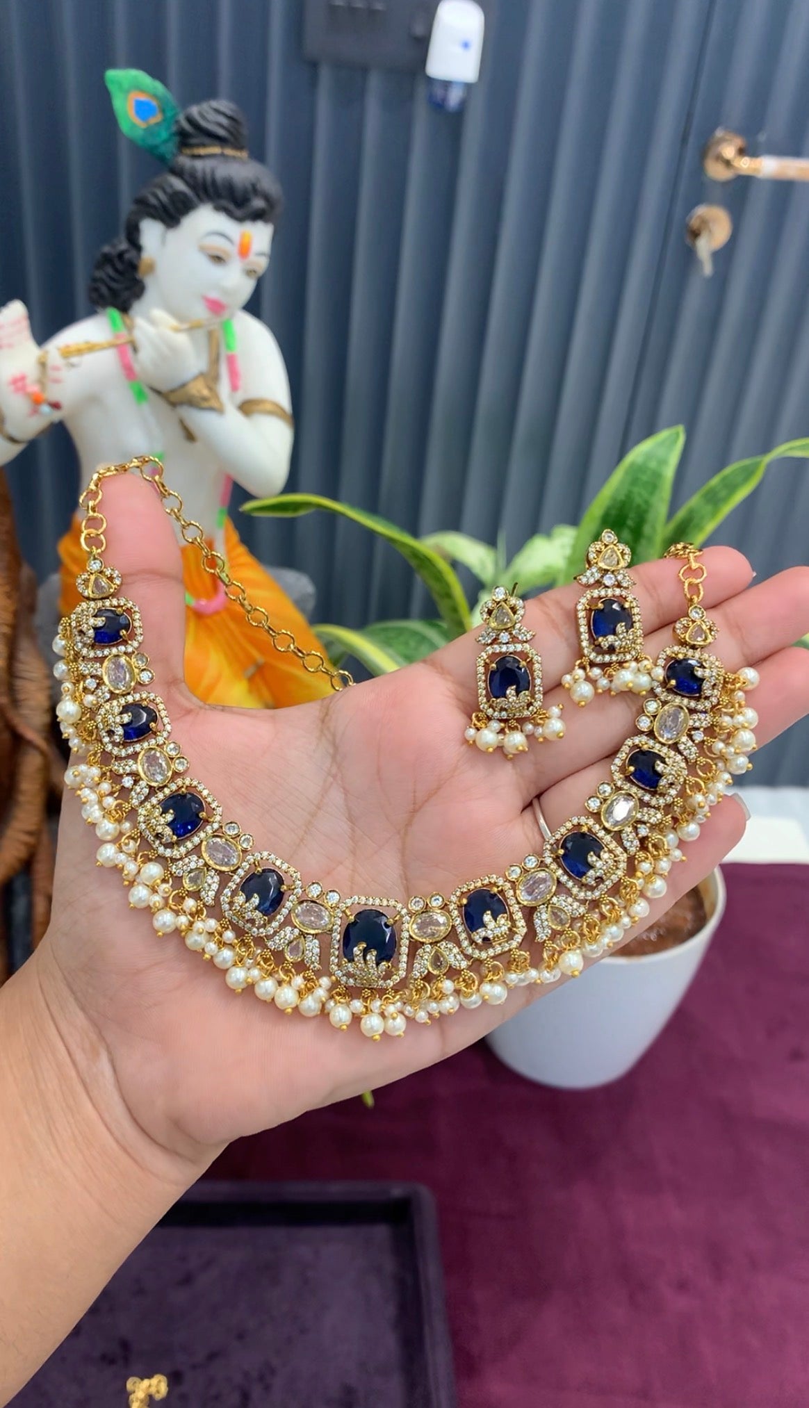 Beautiful party wear purple necklace