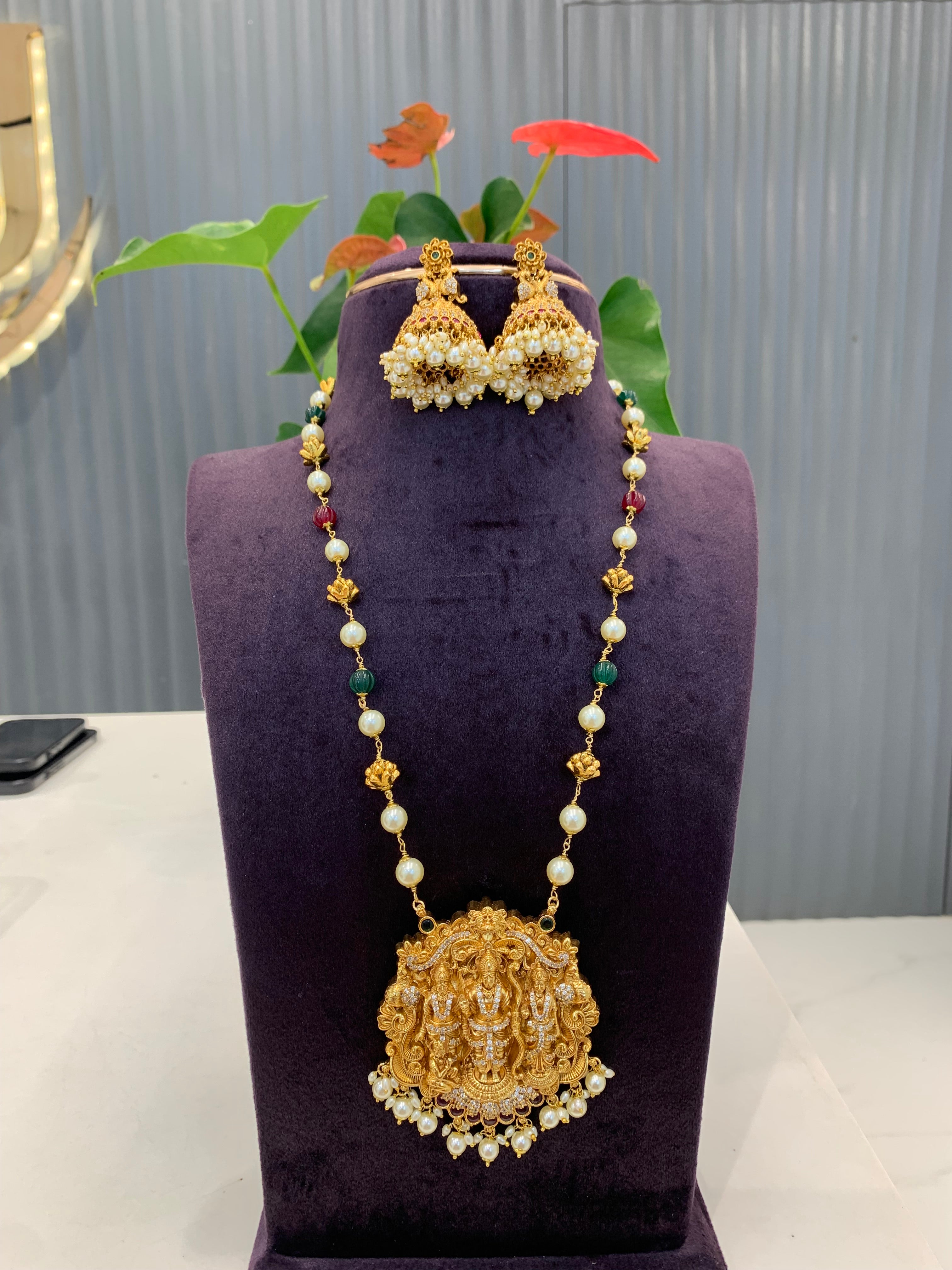 Beautiful Beads set with nakshi Ramparivar 3D locket set with Handmade Danda