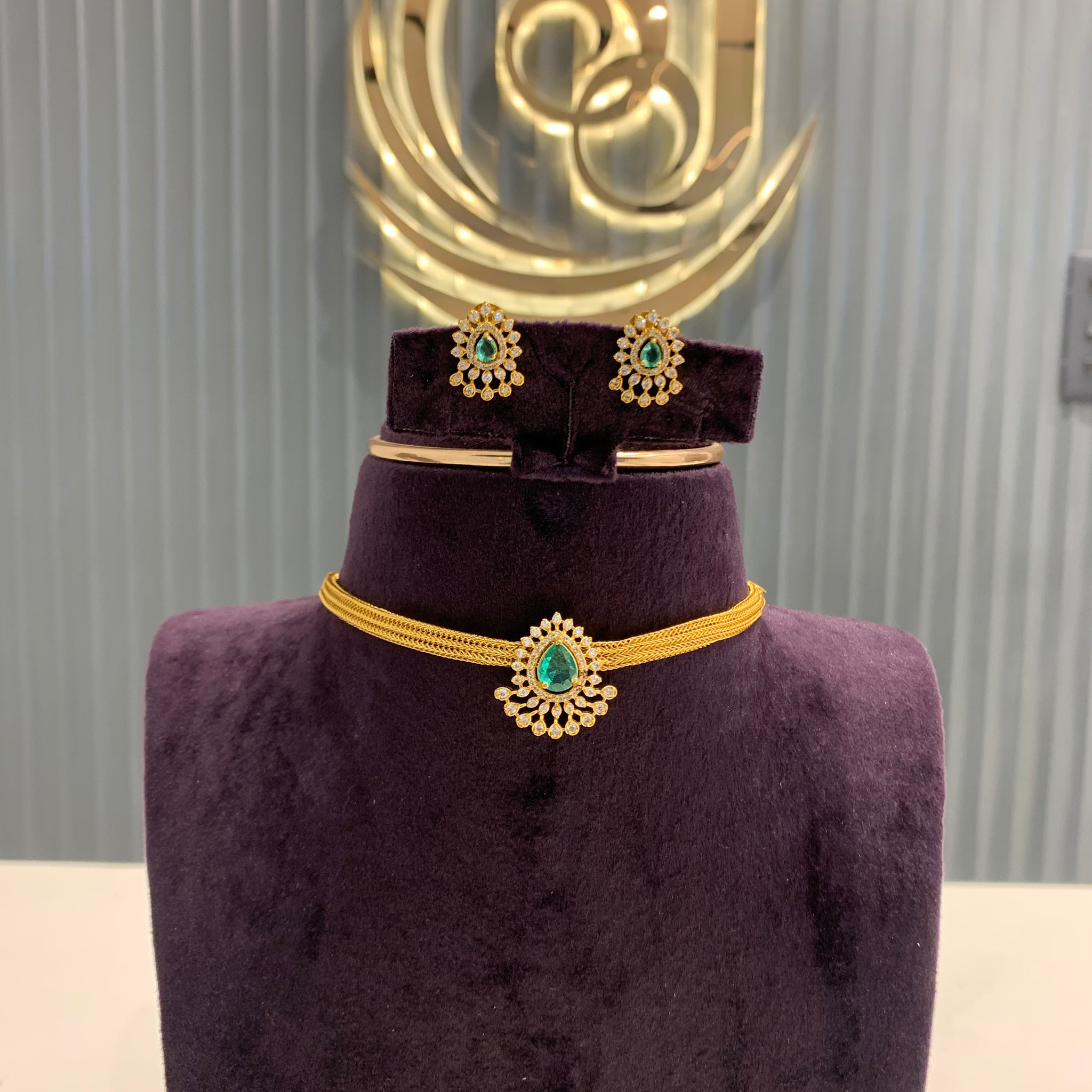 Beautiful mini chocker set