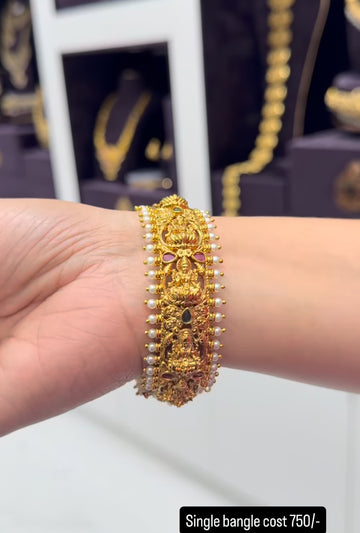 Beautiful traditional bangle(single)