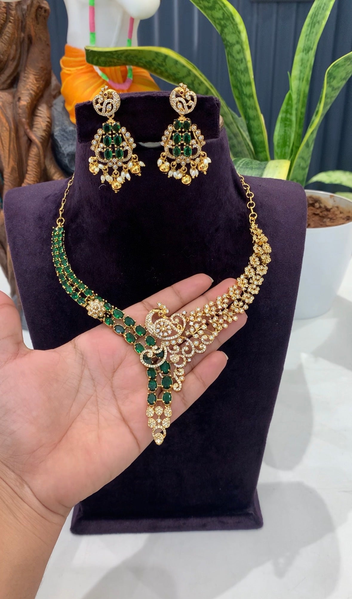Beautiful Mehandhi polish necklace