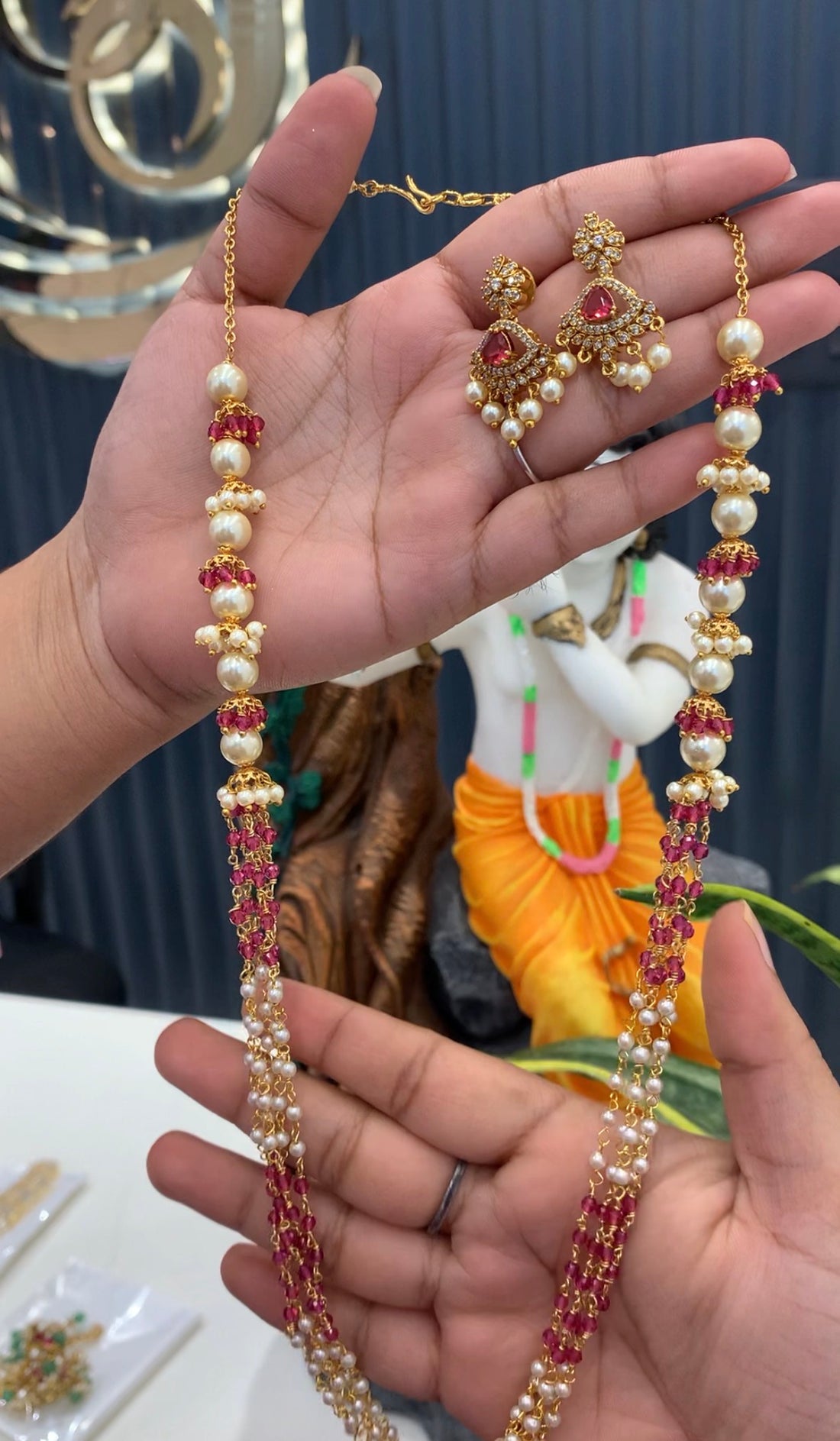 Beautiful customised pearls chain earrings 22-24inchs