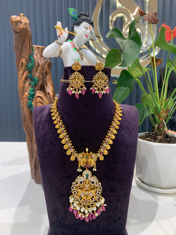 Beautiful short necklace