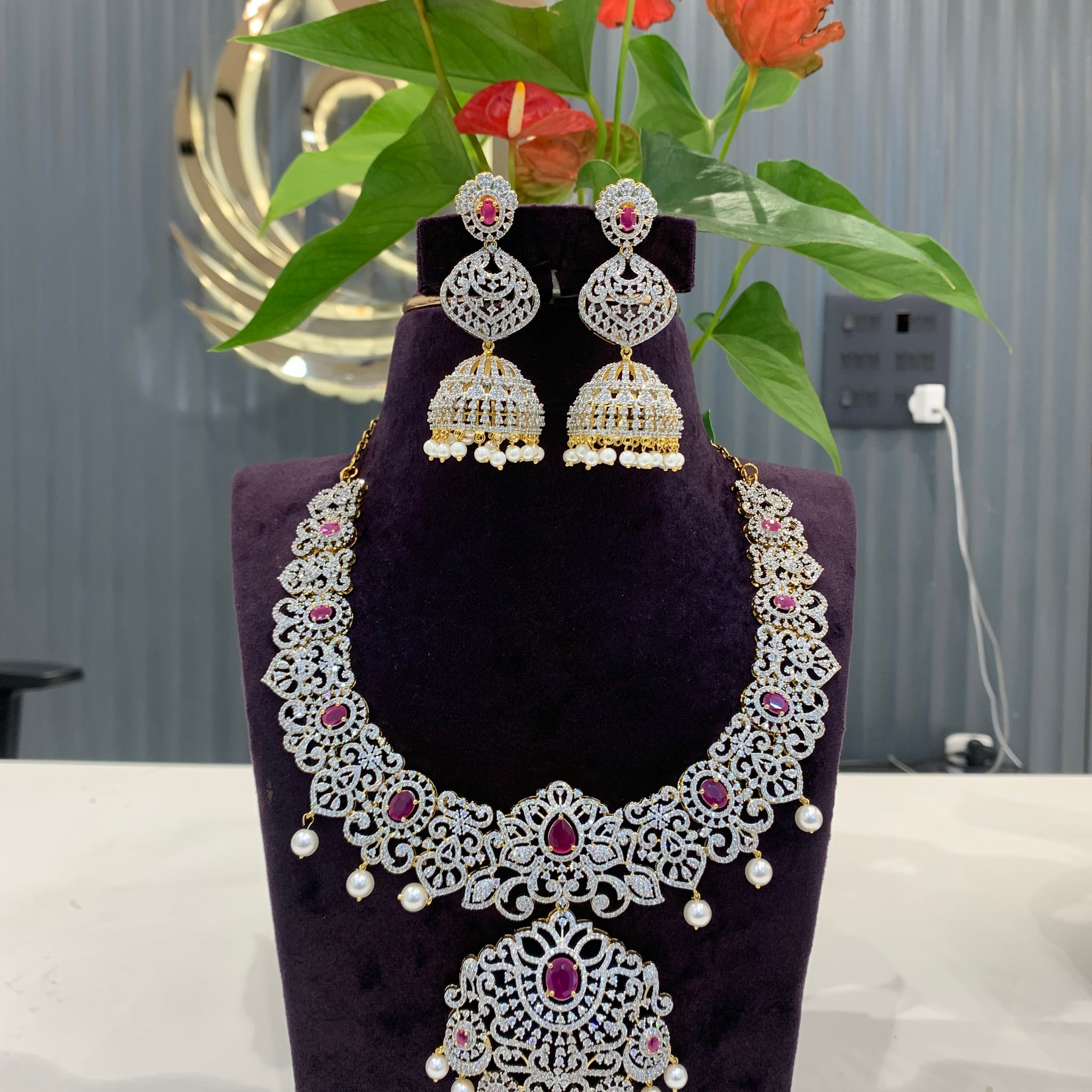 Beautiful GJ heavy nd premium neckset