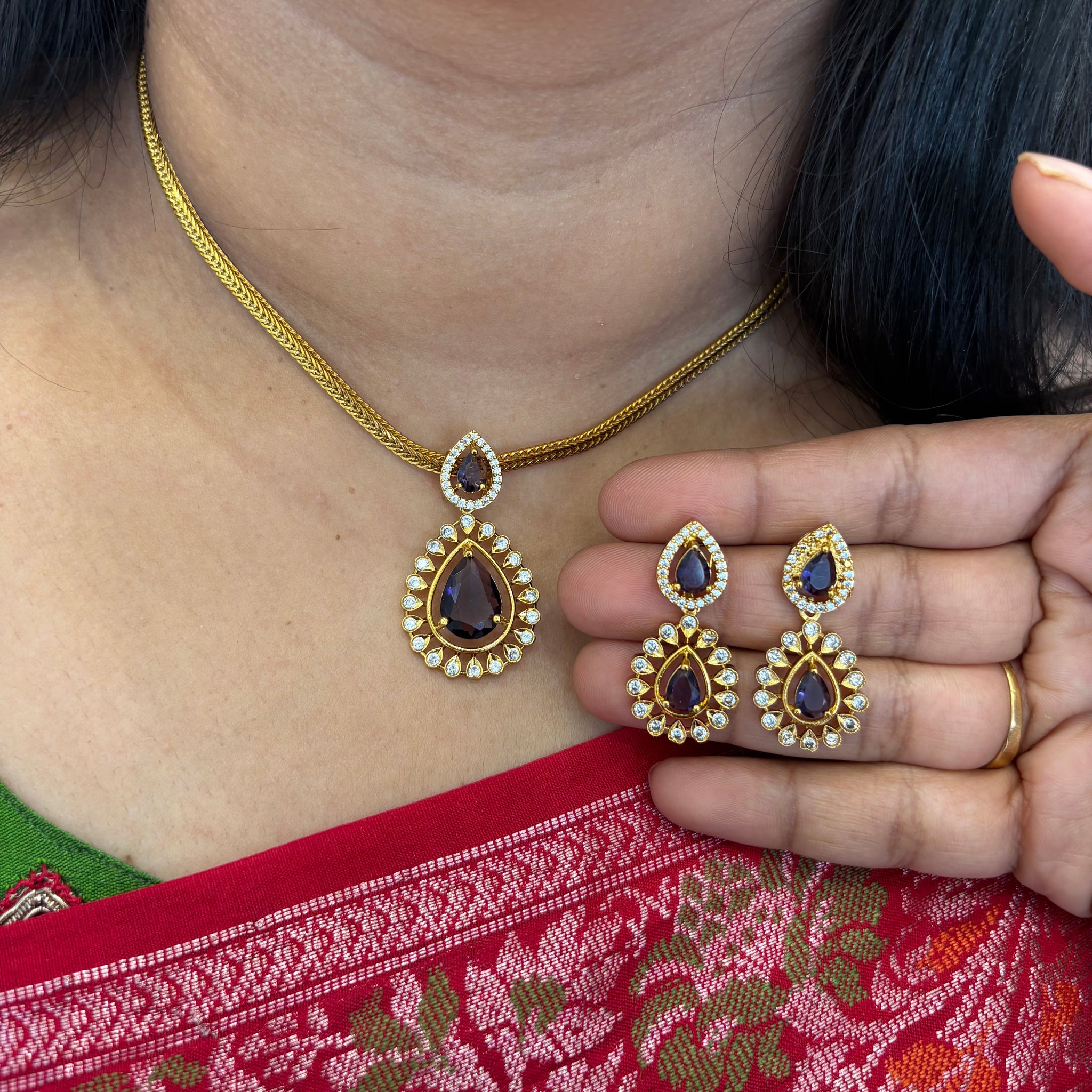 Beautiful lavender set (removable locket with earrings)