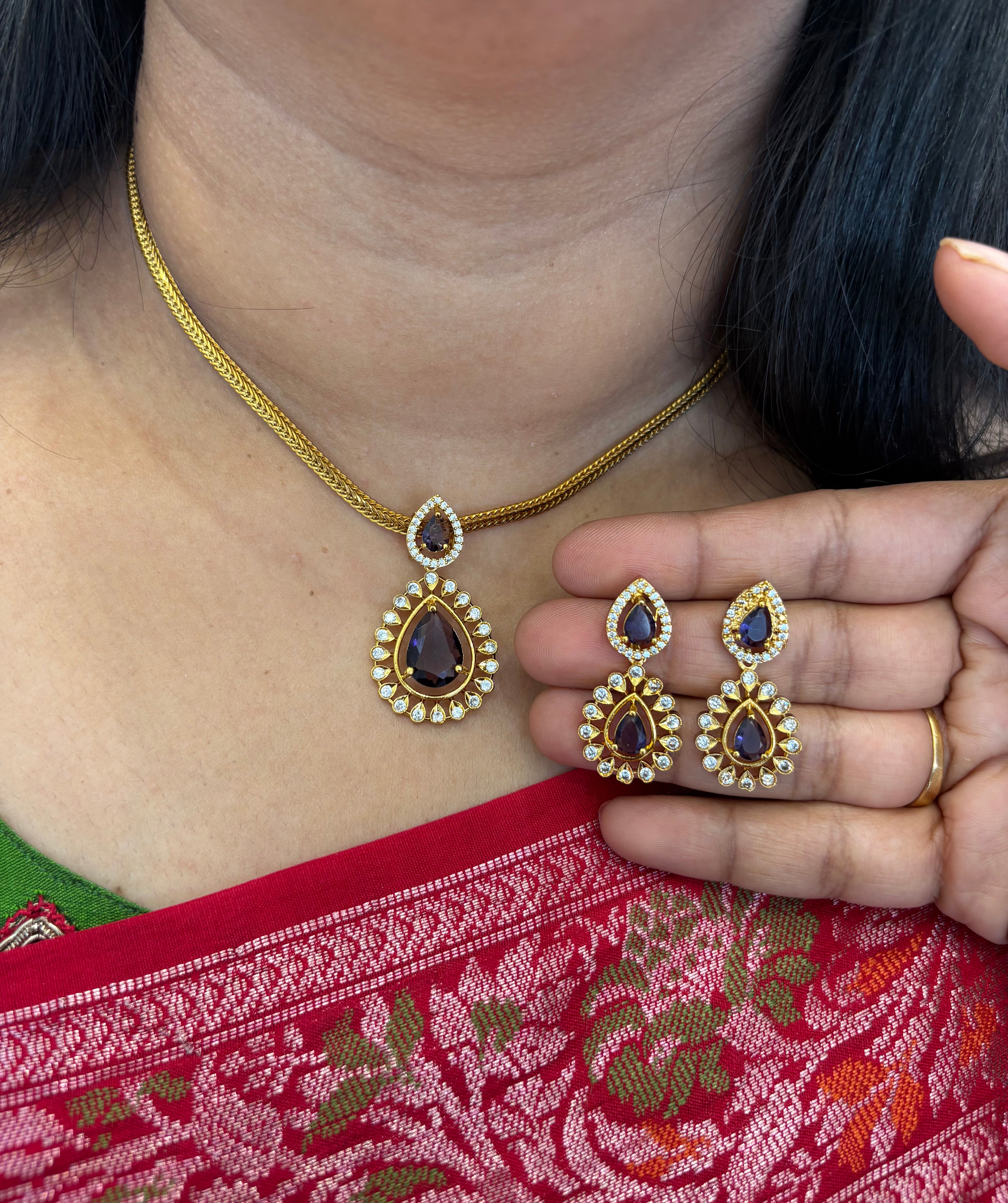Beautiful lavender set (removable locket with earrings)