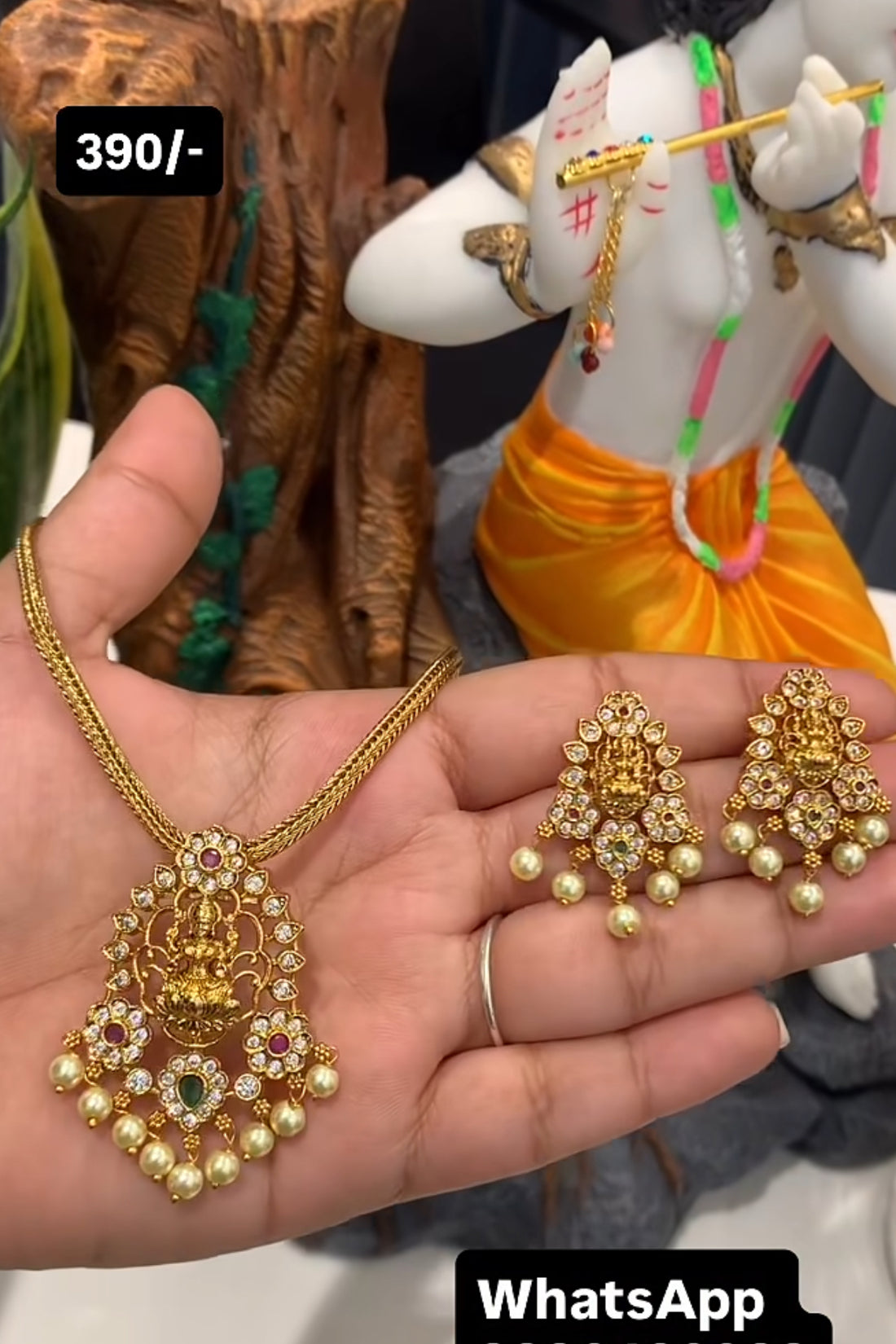 Beautiful simple necklace