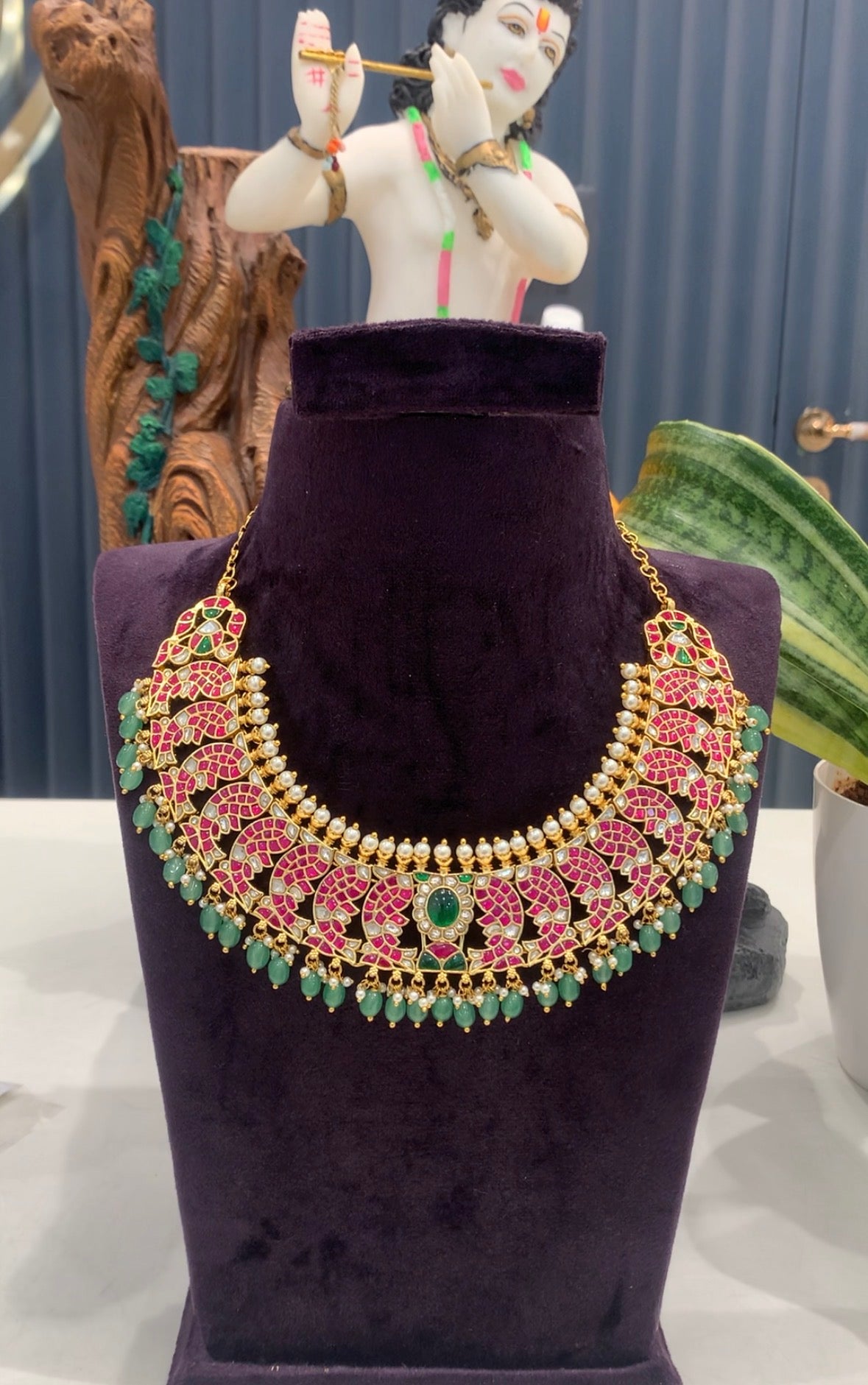 Beautiful premium jadav necklace