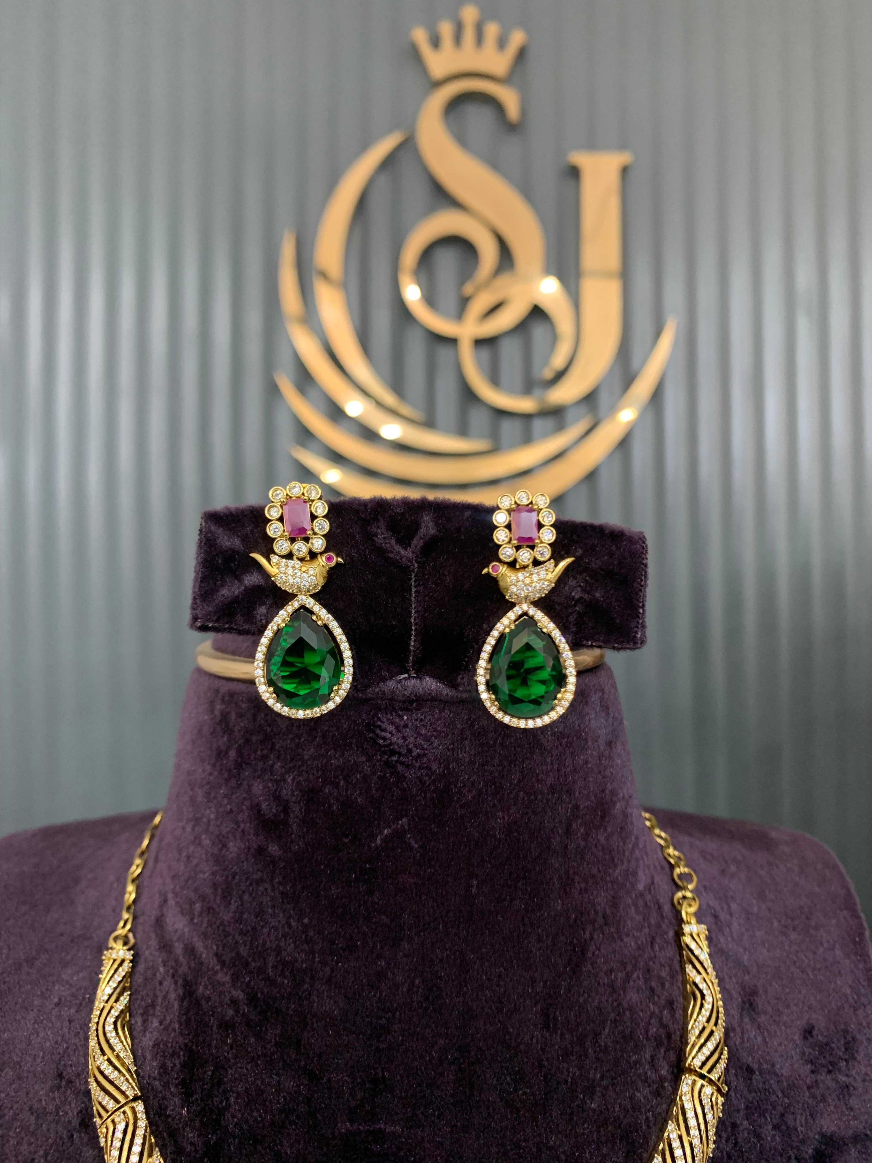 Beautiful Kanti necklace
