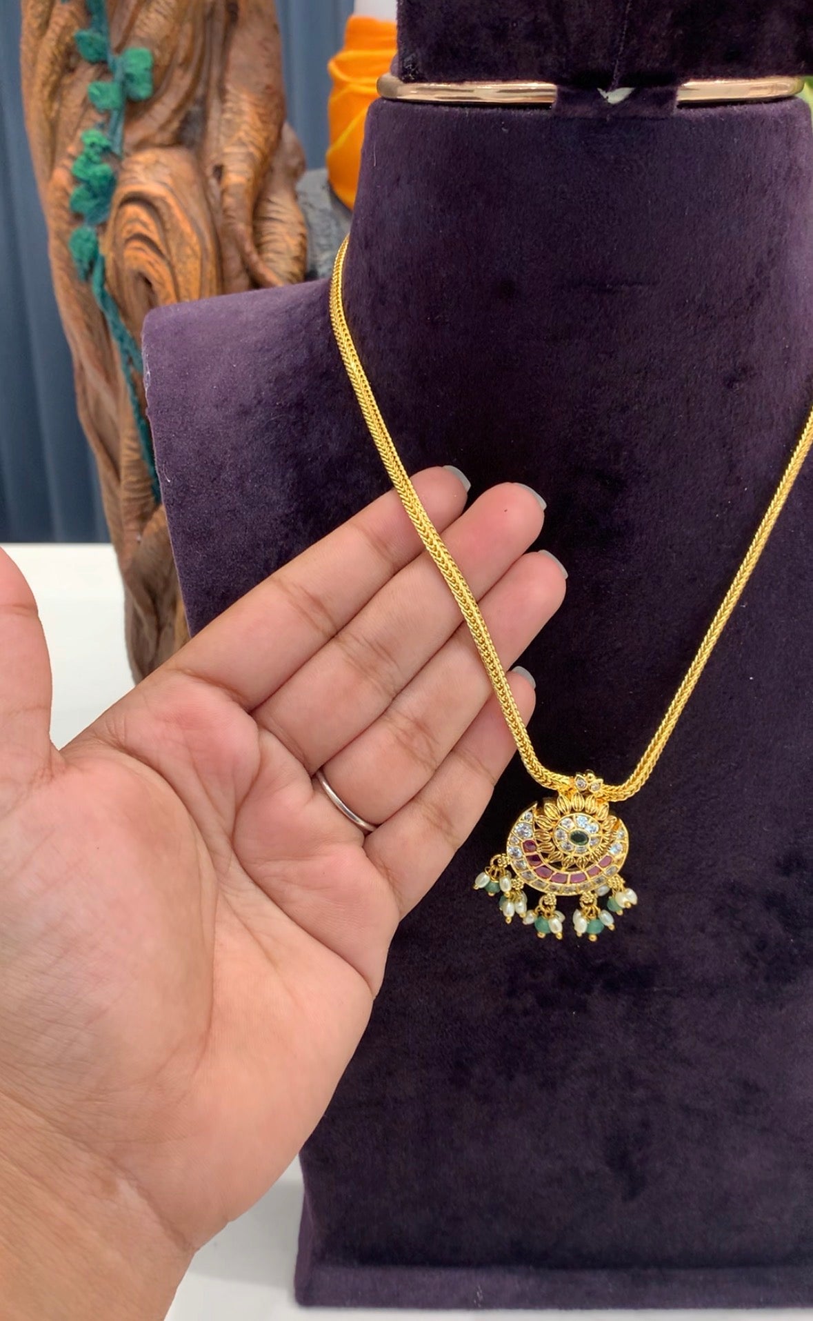 Beautiful simple nanpatti necklace