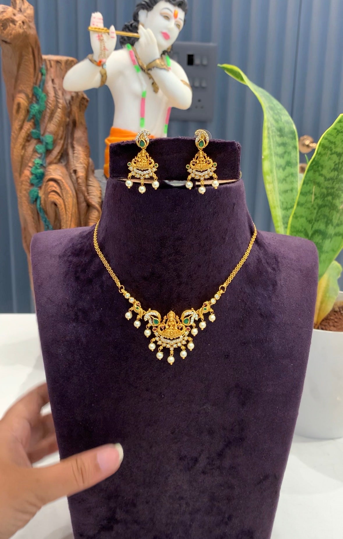 Beautiful simple necklace
