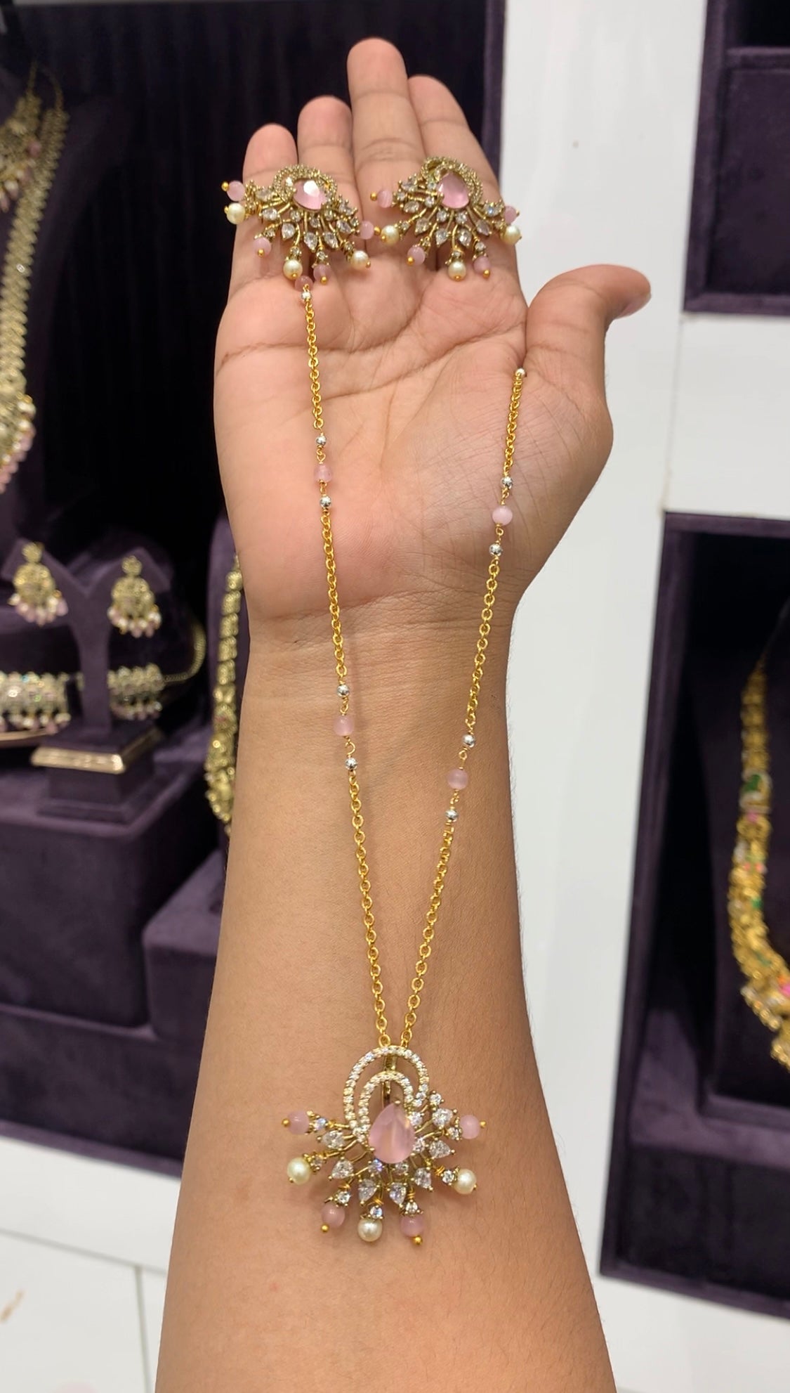 Beautiful locket set with Chain