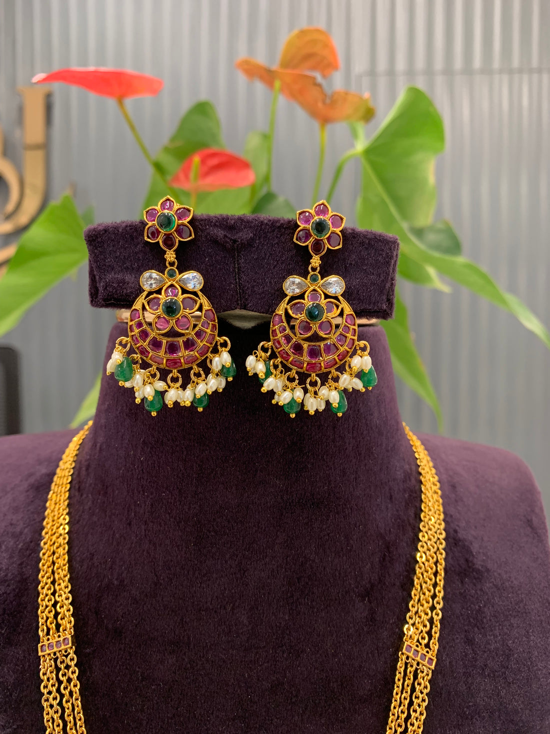 Beautiful Pota Stone Pendent set with Chandraharam