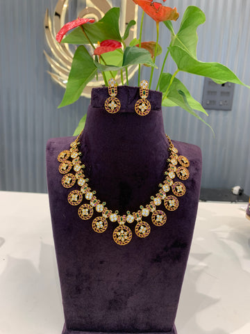 Beautiful short bottumala necklace