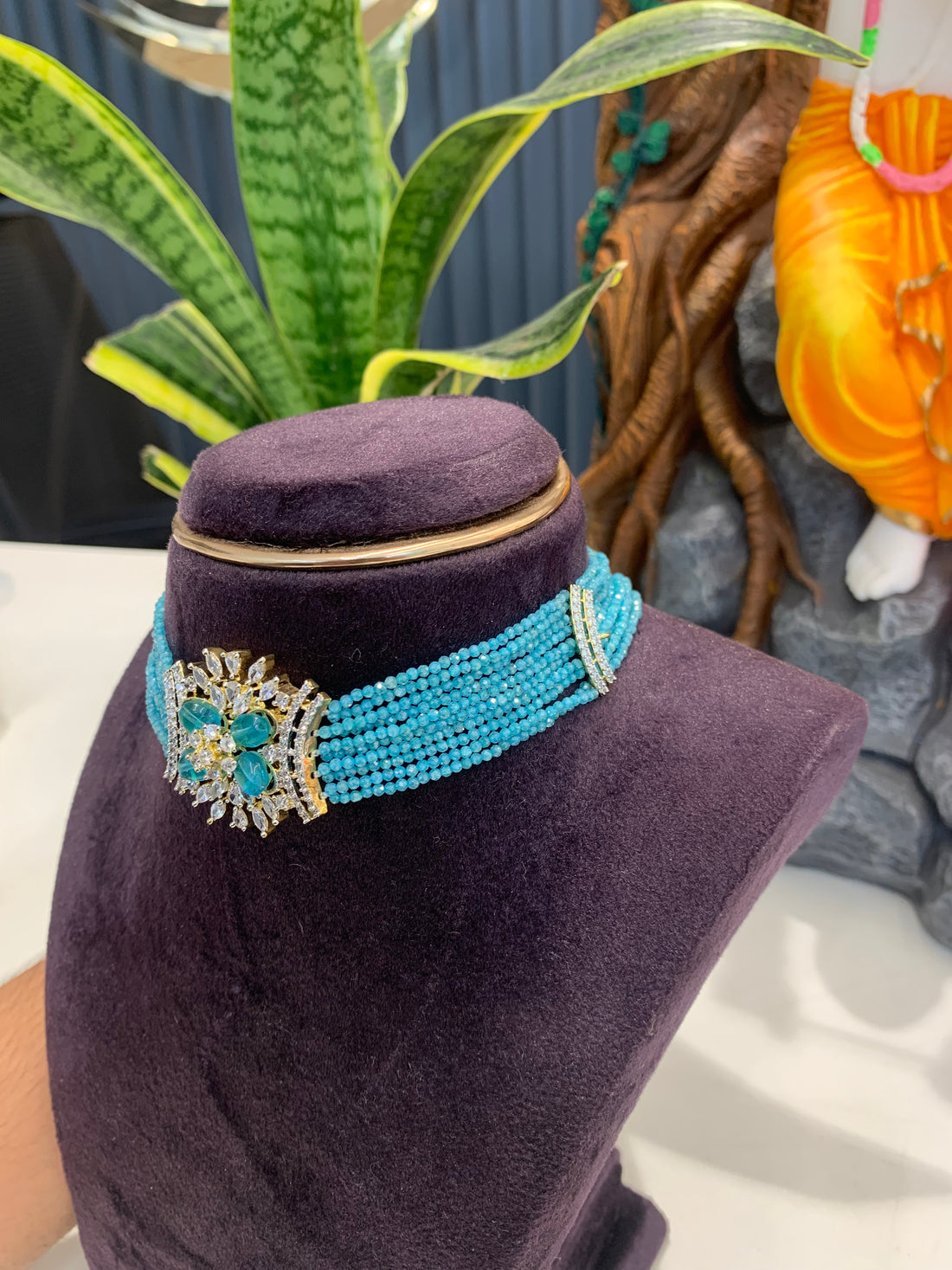 Beautiful premium crystals chocker set