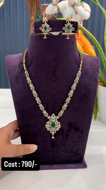 Beautiful party wear necklace