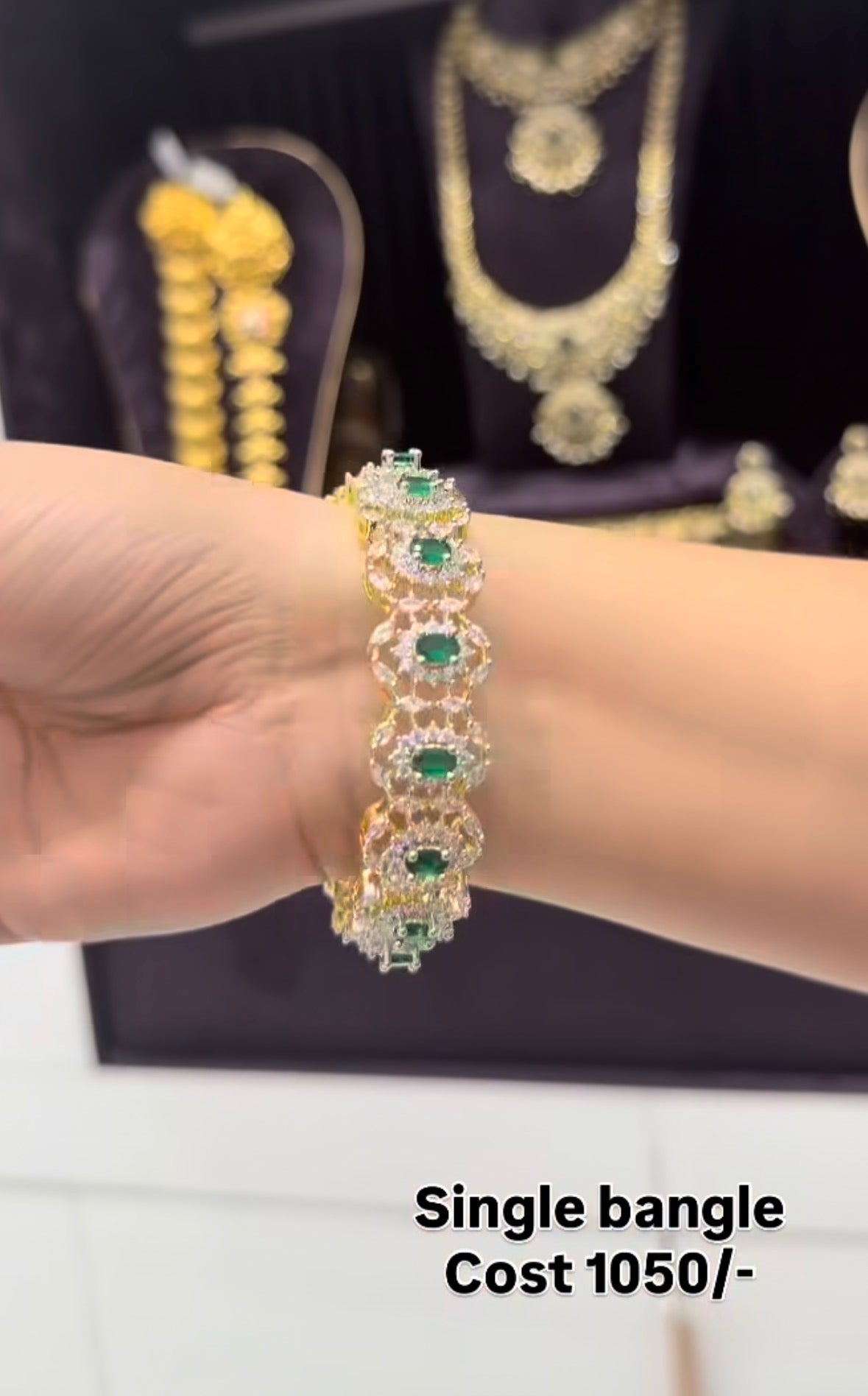 Beautiful GJ single openable bangle