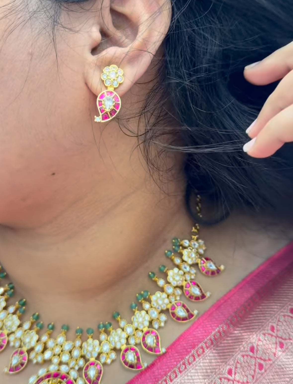 Beautiful jadav necklace