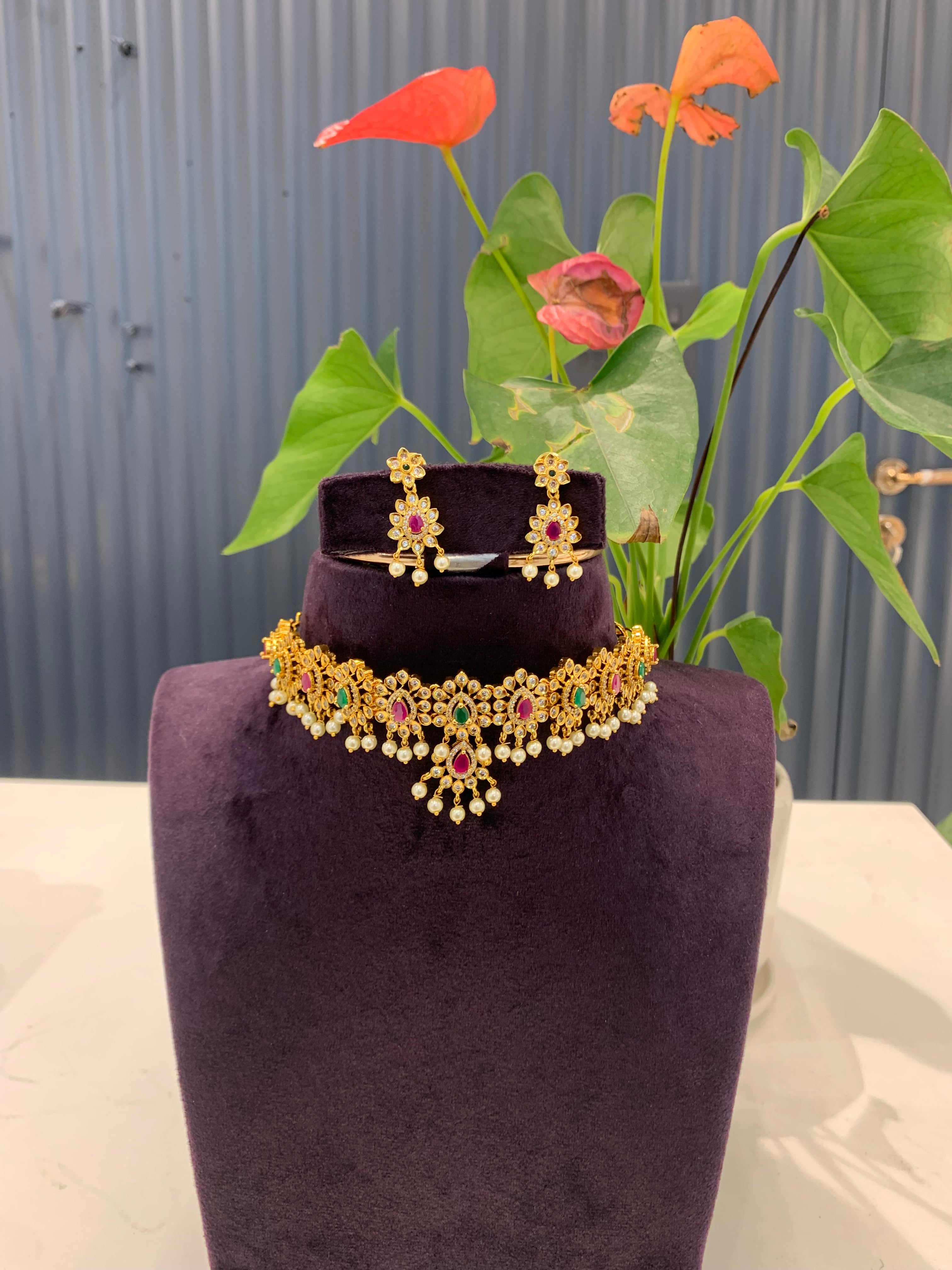 Beautiful chocker set