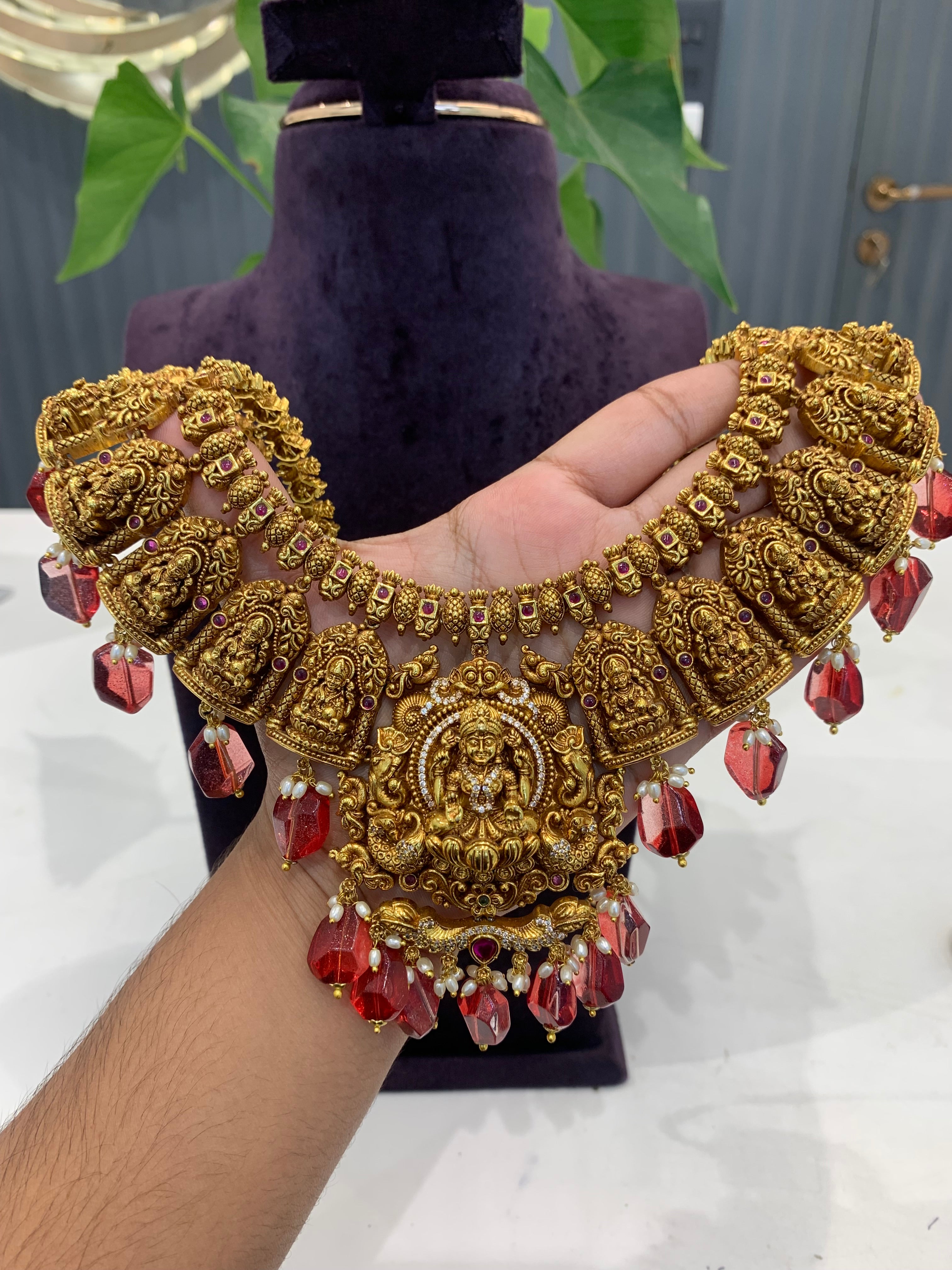 Beautiful heavy 3D haram without earrings