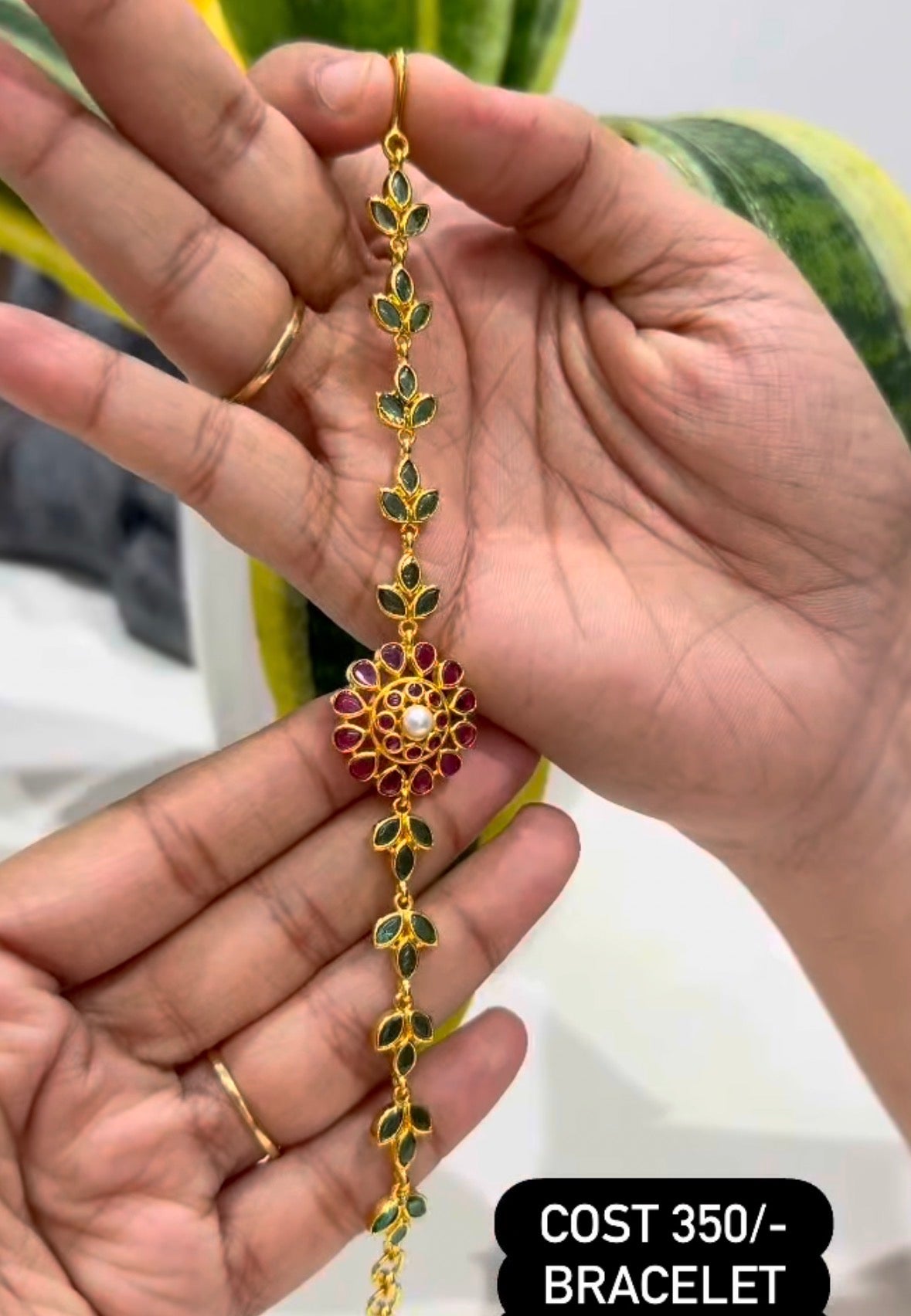 Beautiful Leaf Style Bracelet