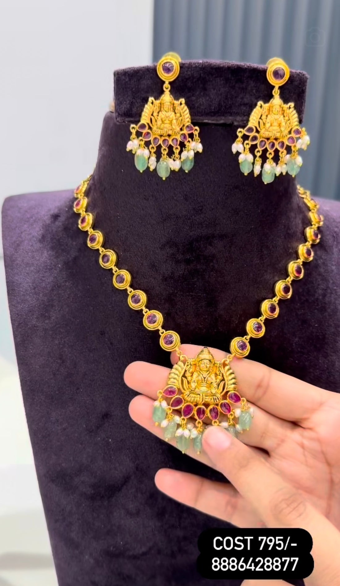 Beautiful simple traditional necklace