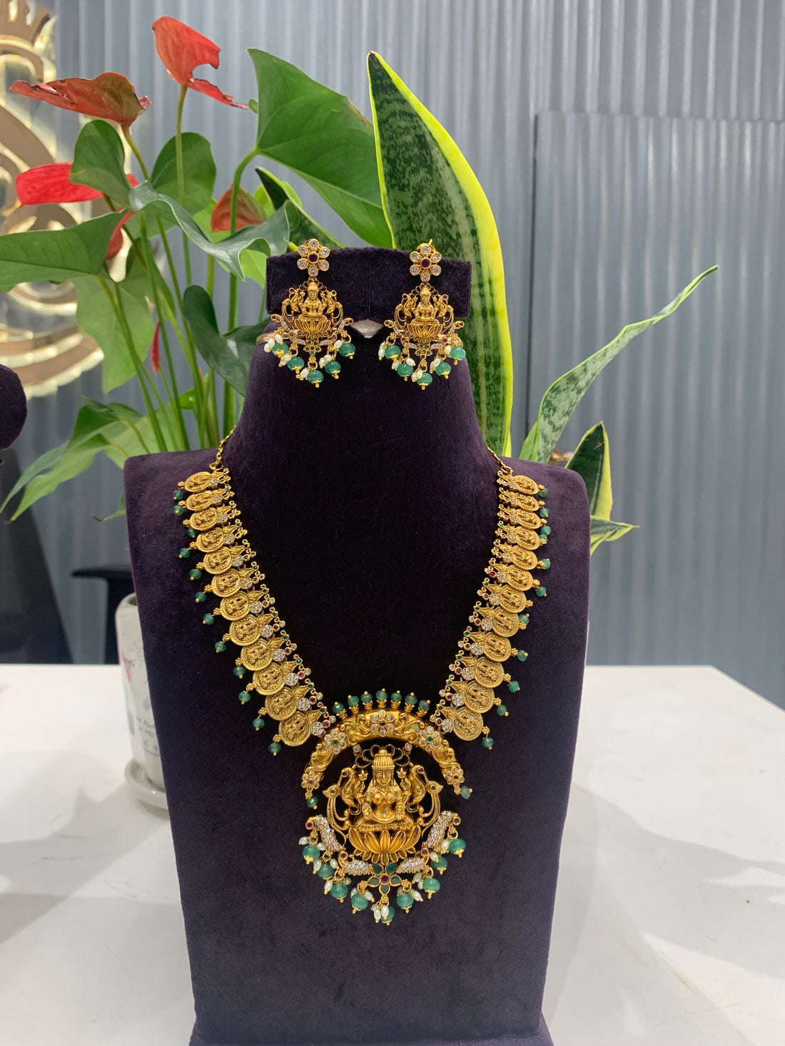 Beautiful short necklace